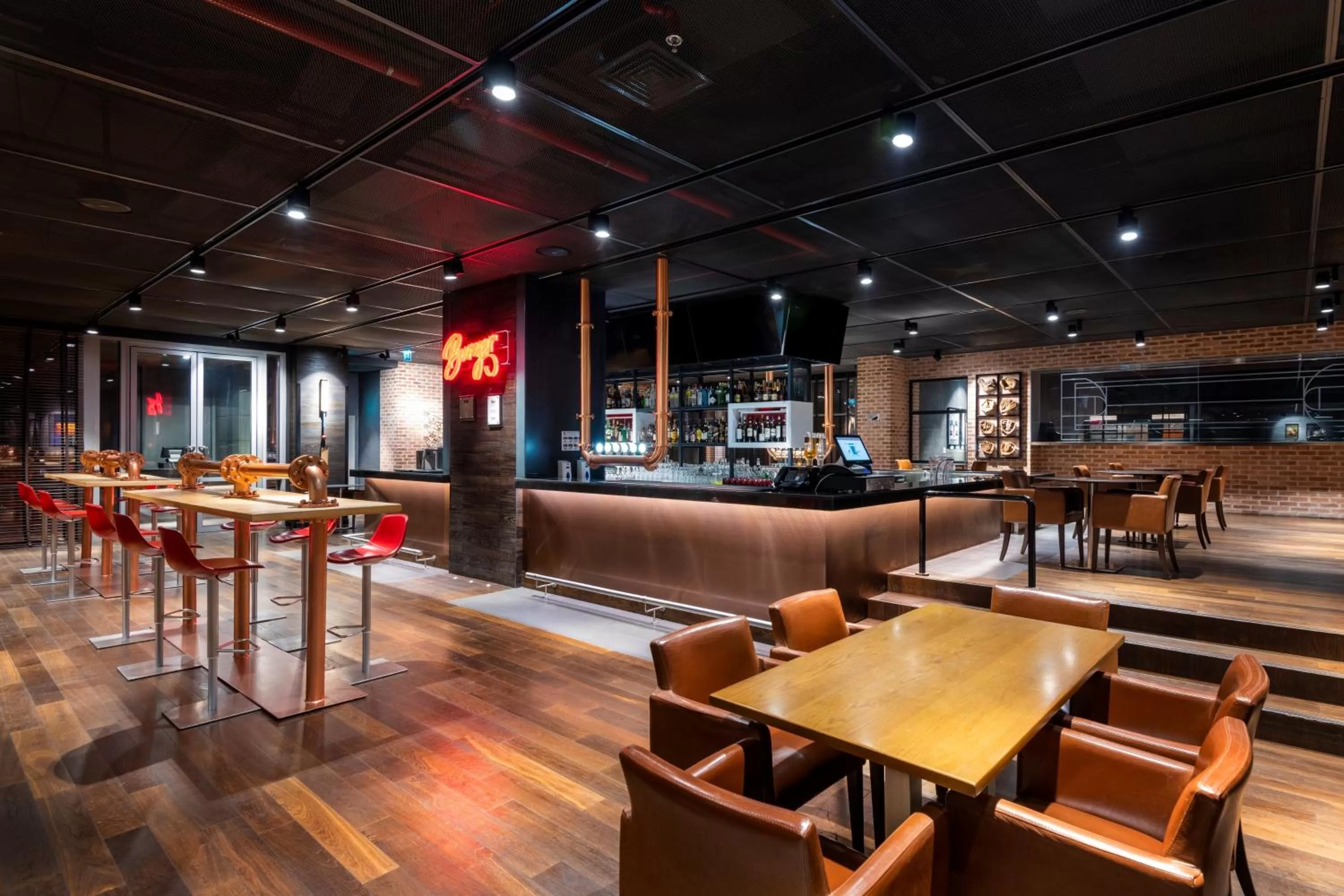 Lounge or bar in Holiday Inn - Doha - The Business Park by IHG