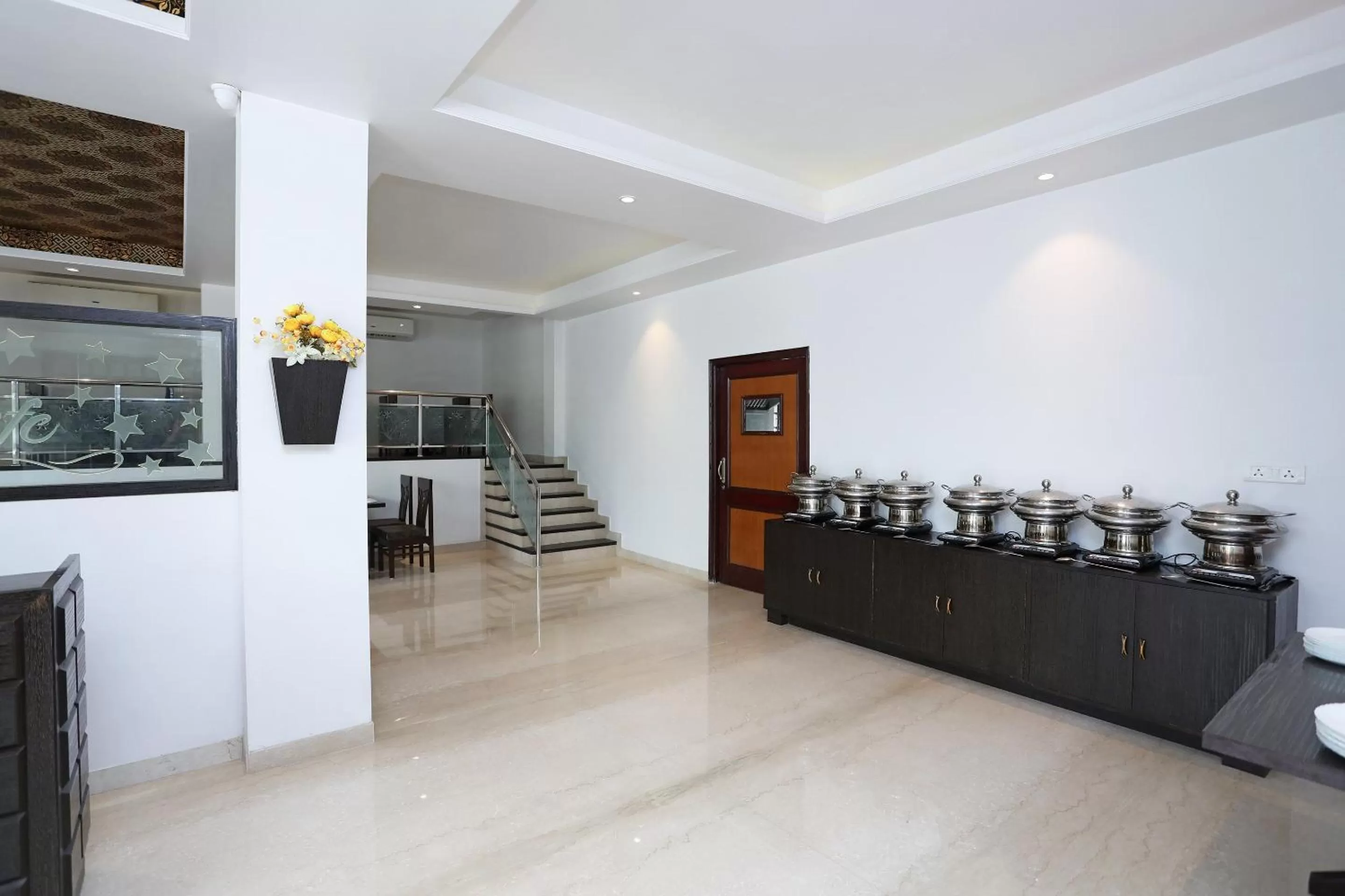 Restaurant/places to eat in Hotel Marc Royal