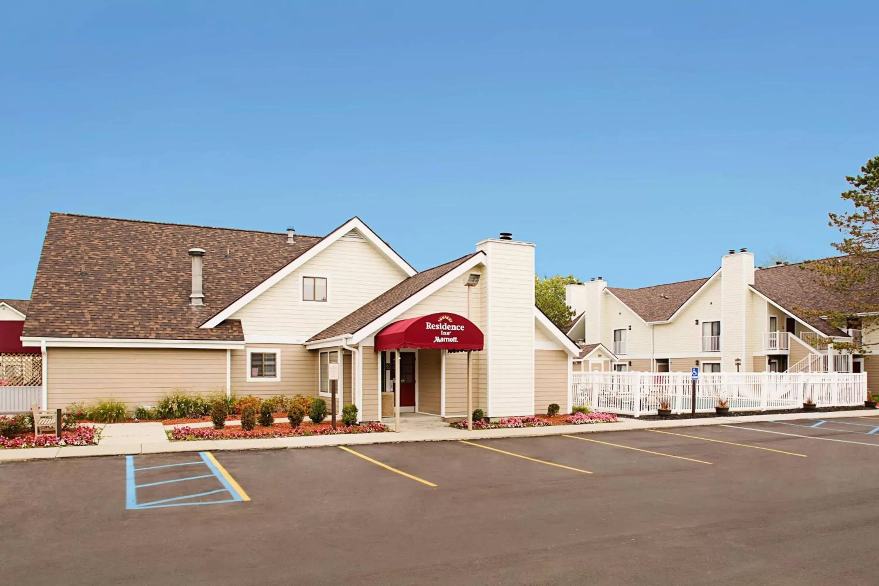 Property Building in Residence Inn Detroit Troy/Madison Heights