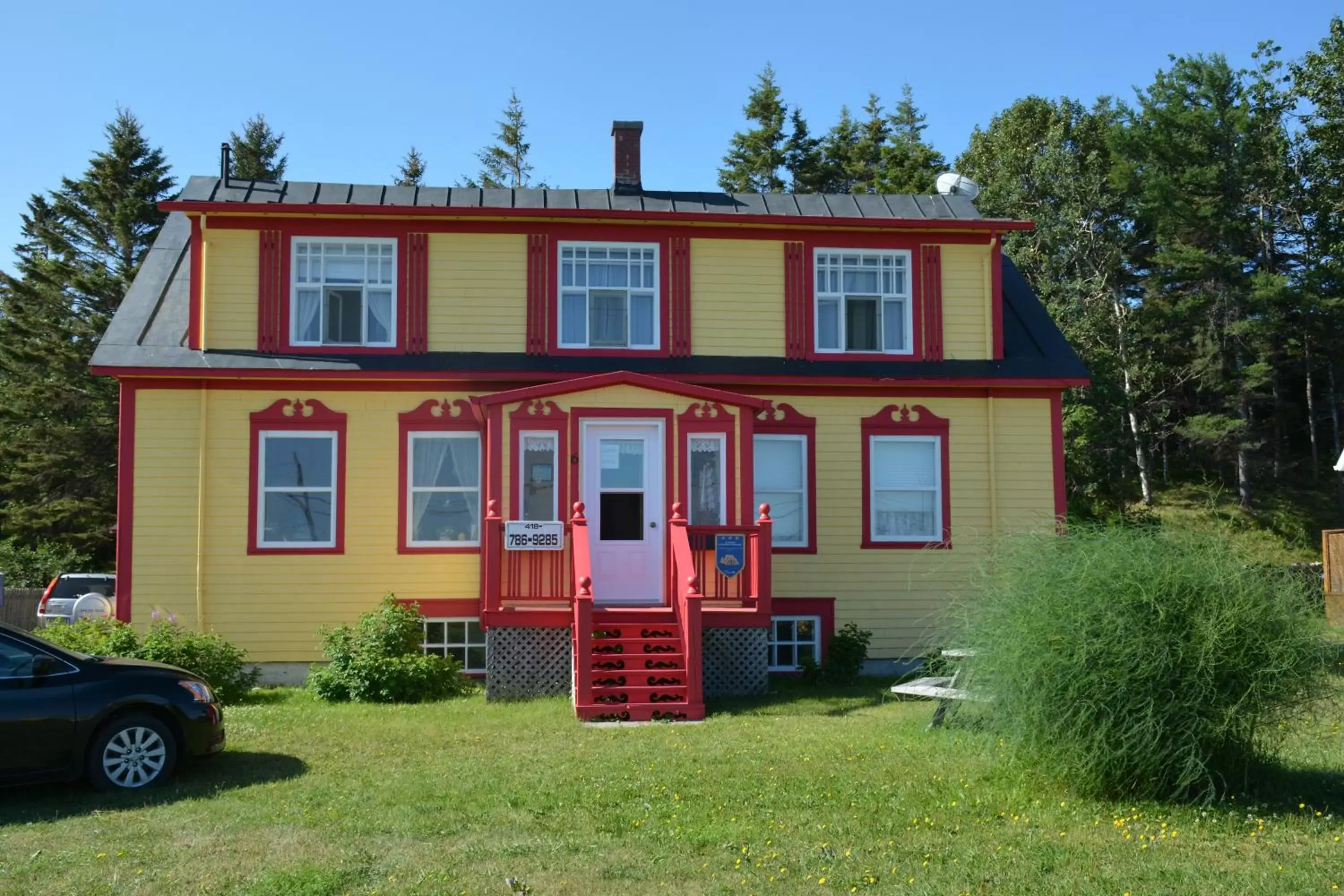 Facade/entrance, Property Building in La Maison entre Mer Montagnes