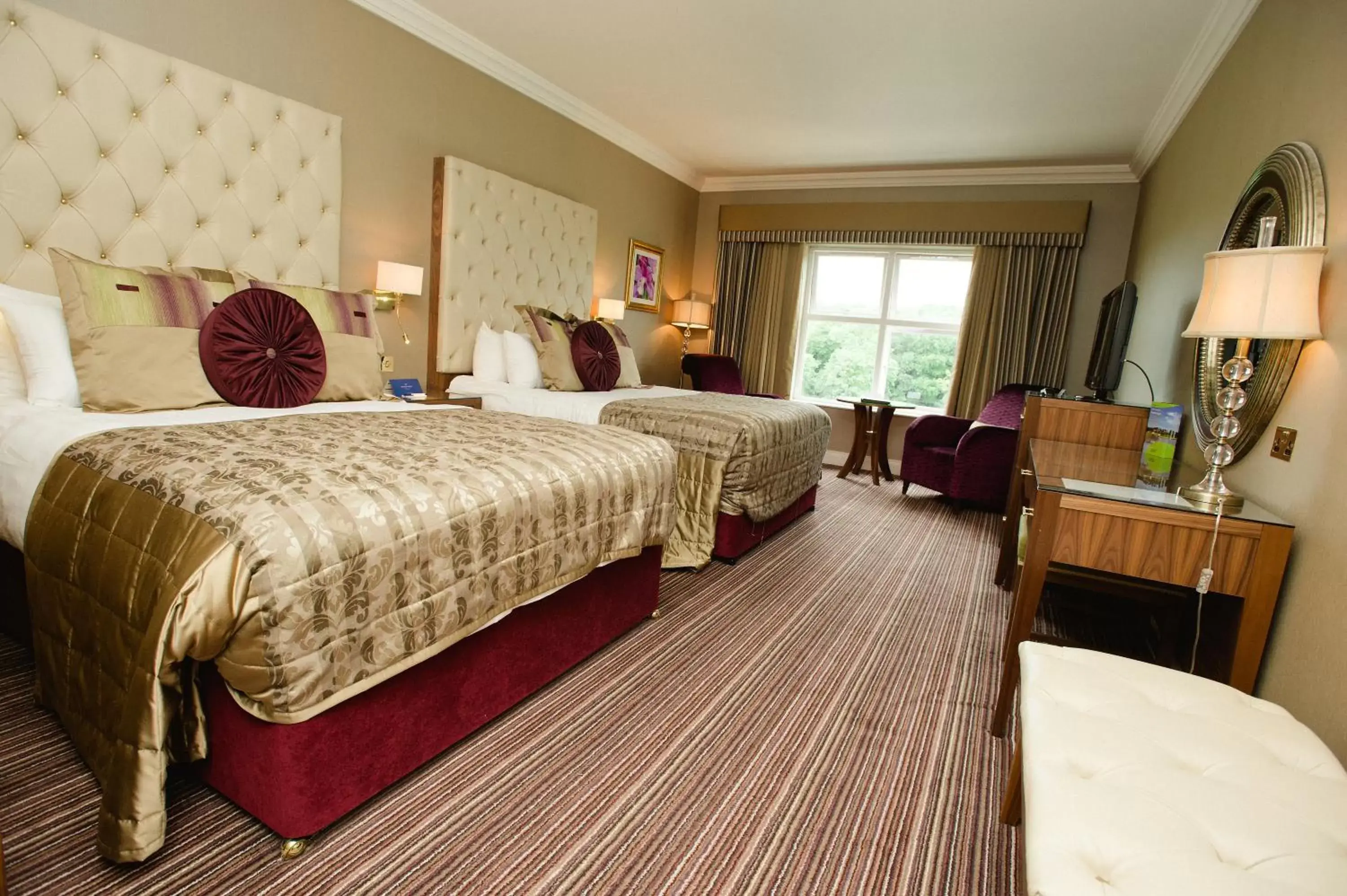 Bed in Manor House Country Hotel