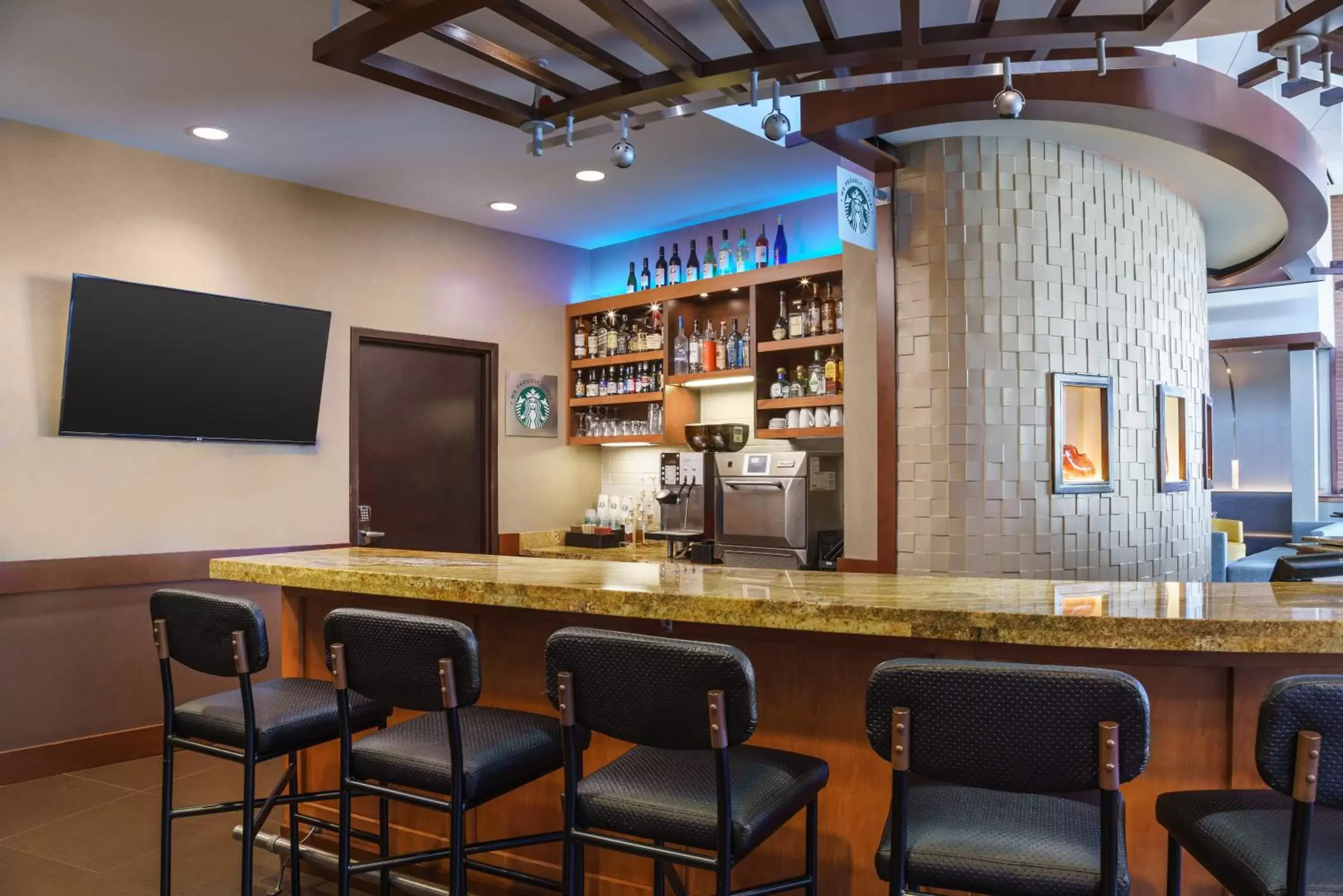 Restaurant/places to eat, Lounge/Bar in Hyatt Place Fort Lauderdale Airport/Cruise Port