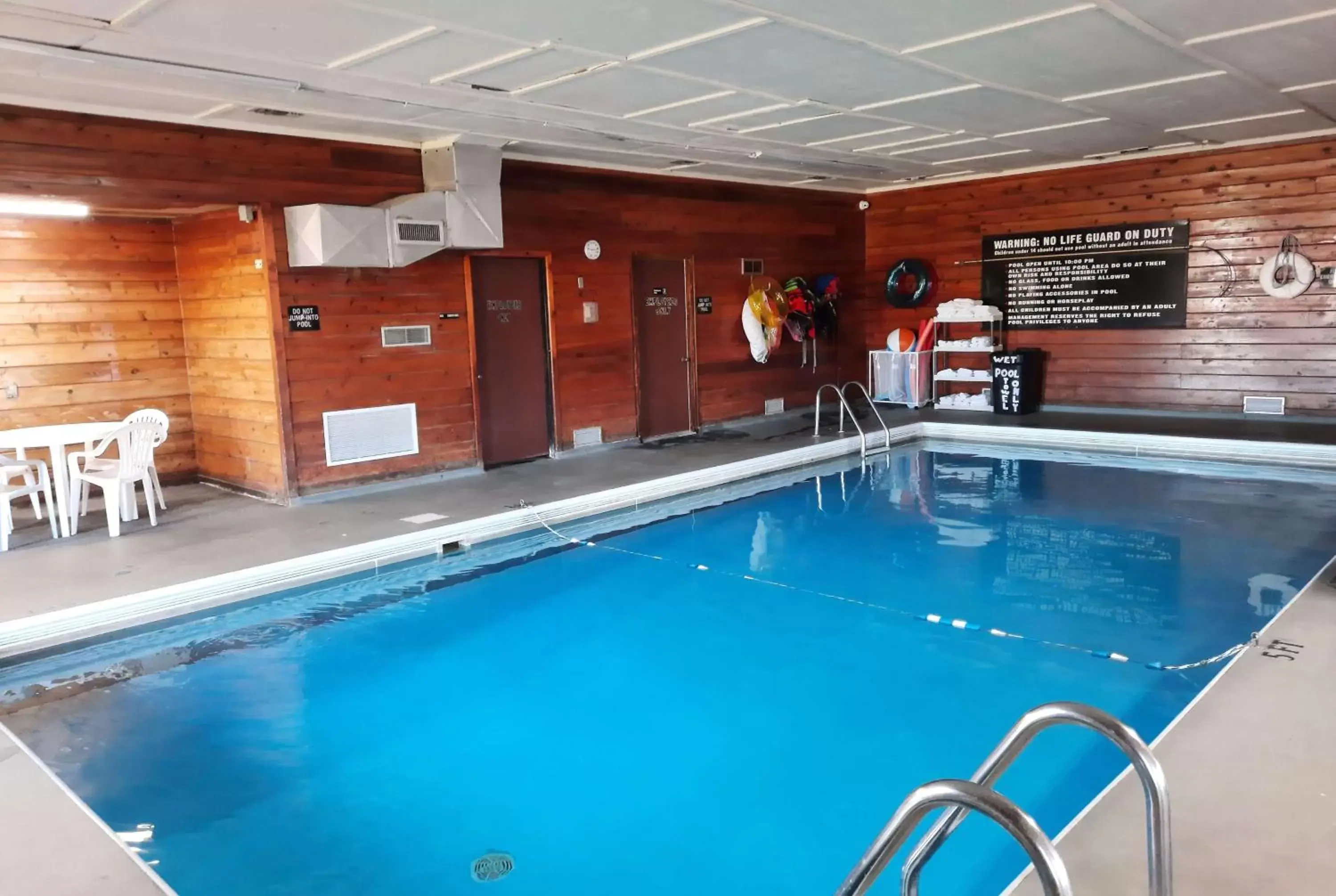 Activities, Swimming Pool in Super 8 by Wyndham Watertown