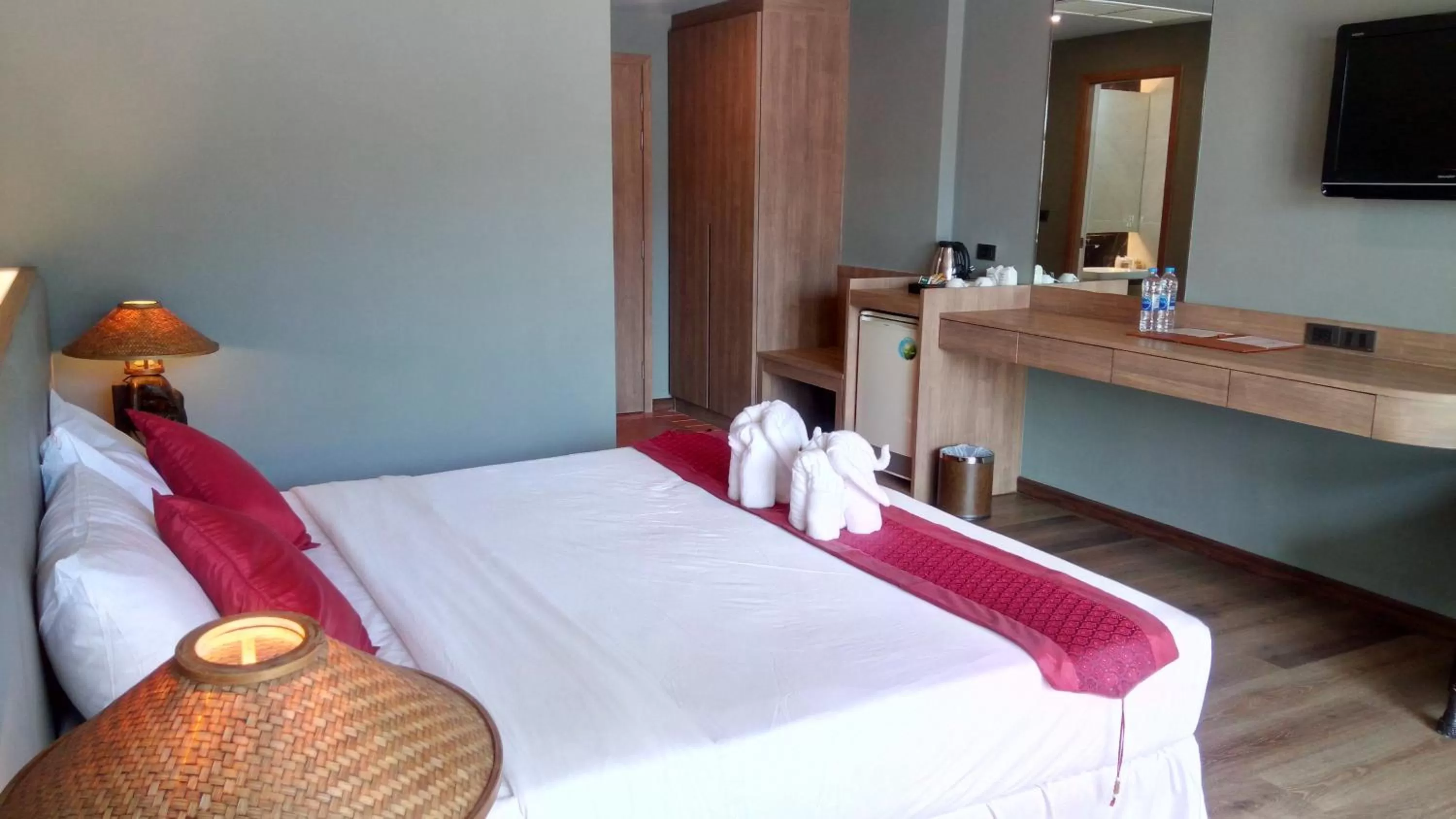 Bed in Chang Buri Resort & Koh Chang Hillside
