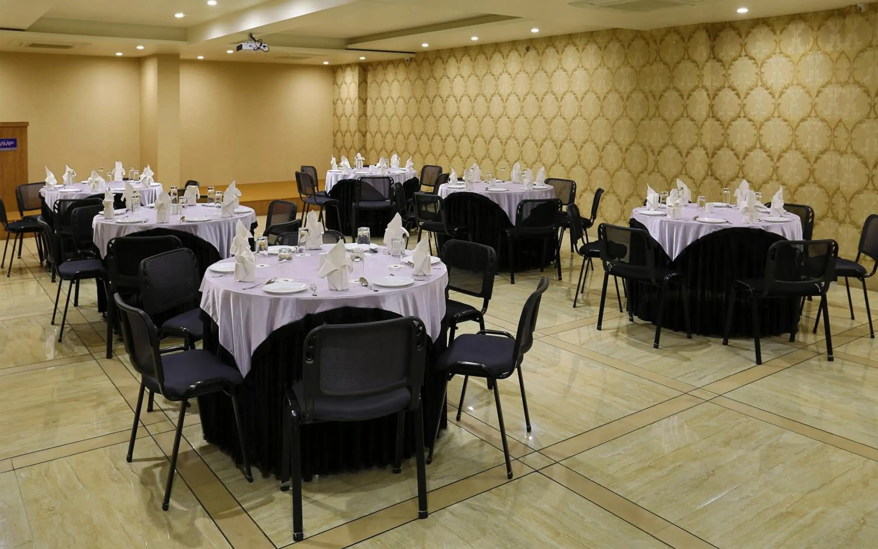 Banquet/Function facilities, Banquet Facilities in Hotel Grand Kailash