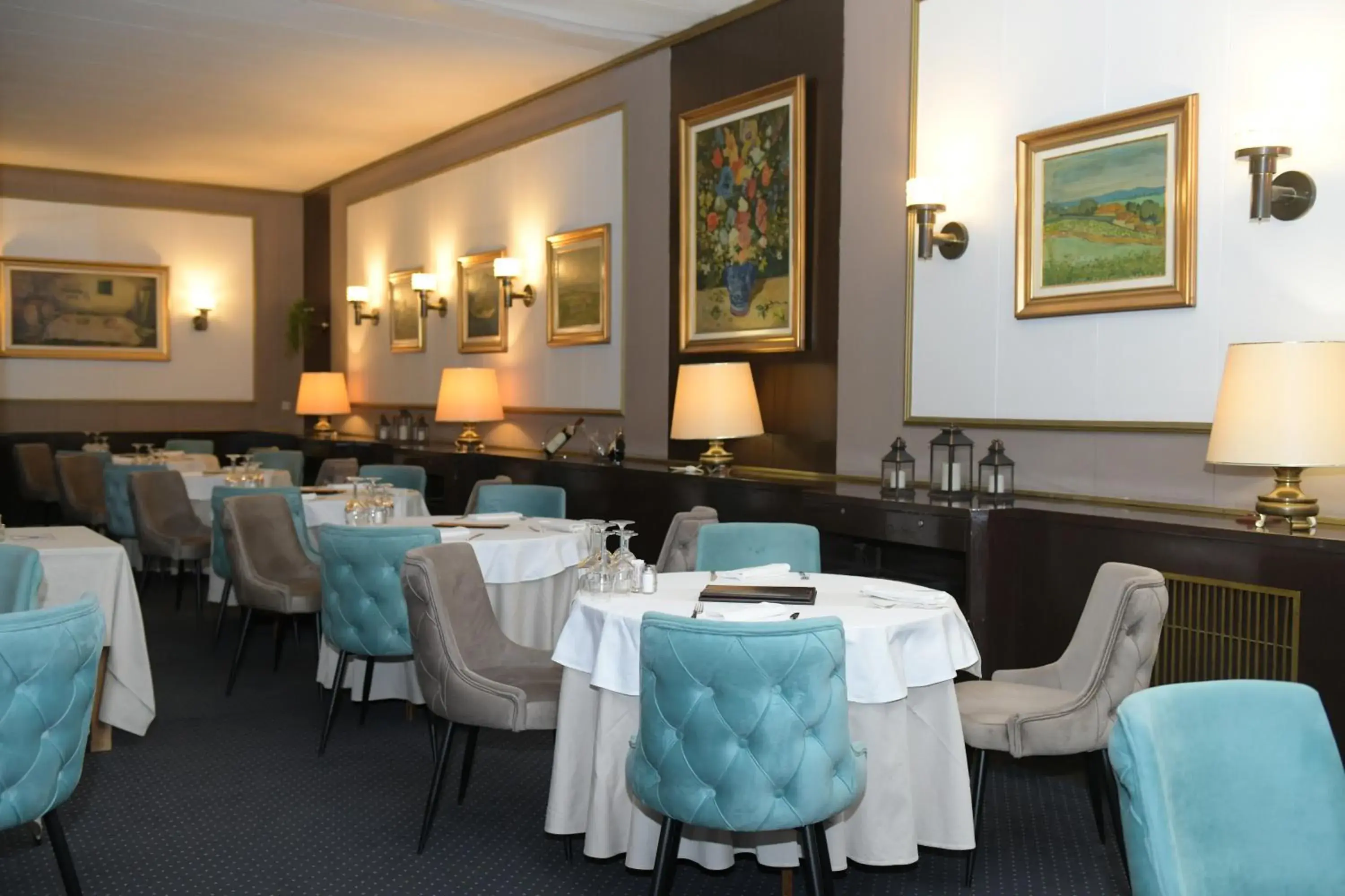 Restaurant/Places to Eat in Palace Hotel