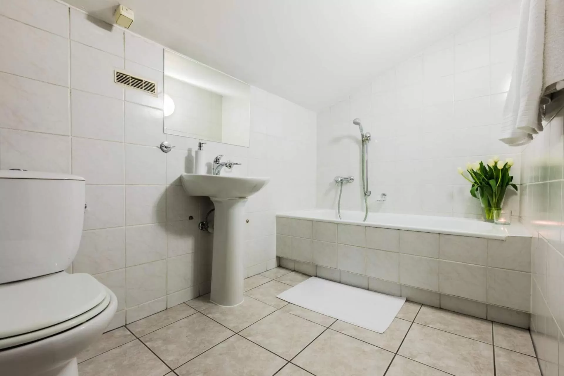 Toilet in Liberta INN - Pokoje Gościnne