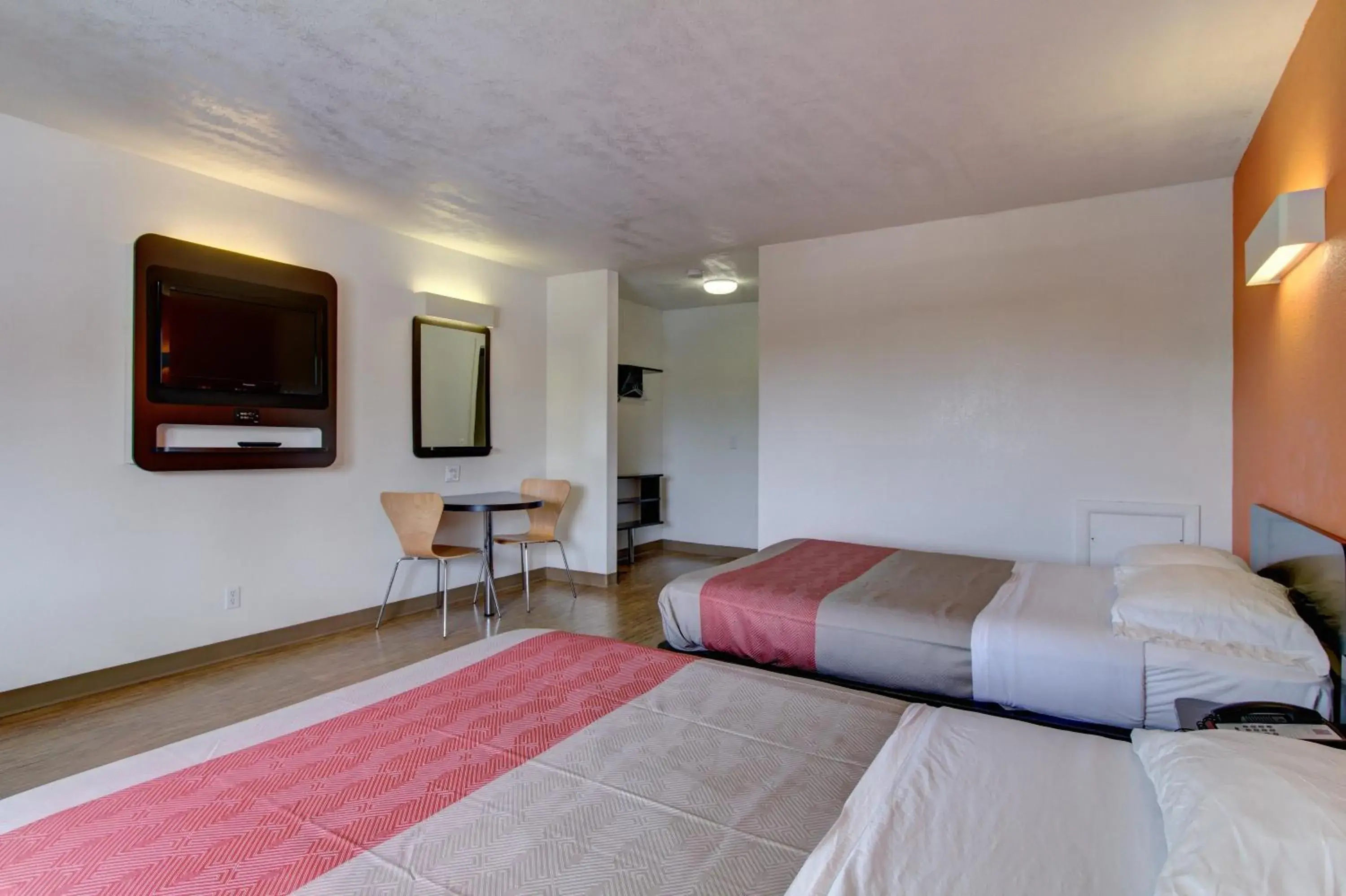 Bedroom, Bed in Motel 6-Richfield, OH Bedroom, Bed in Motel 6-Richfield, OH