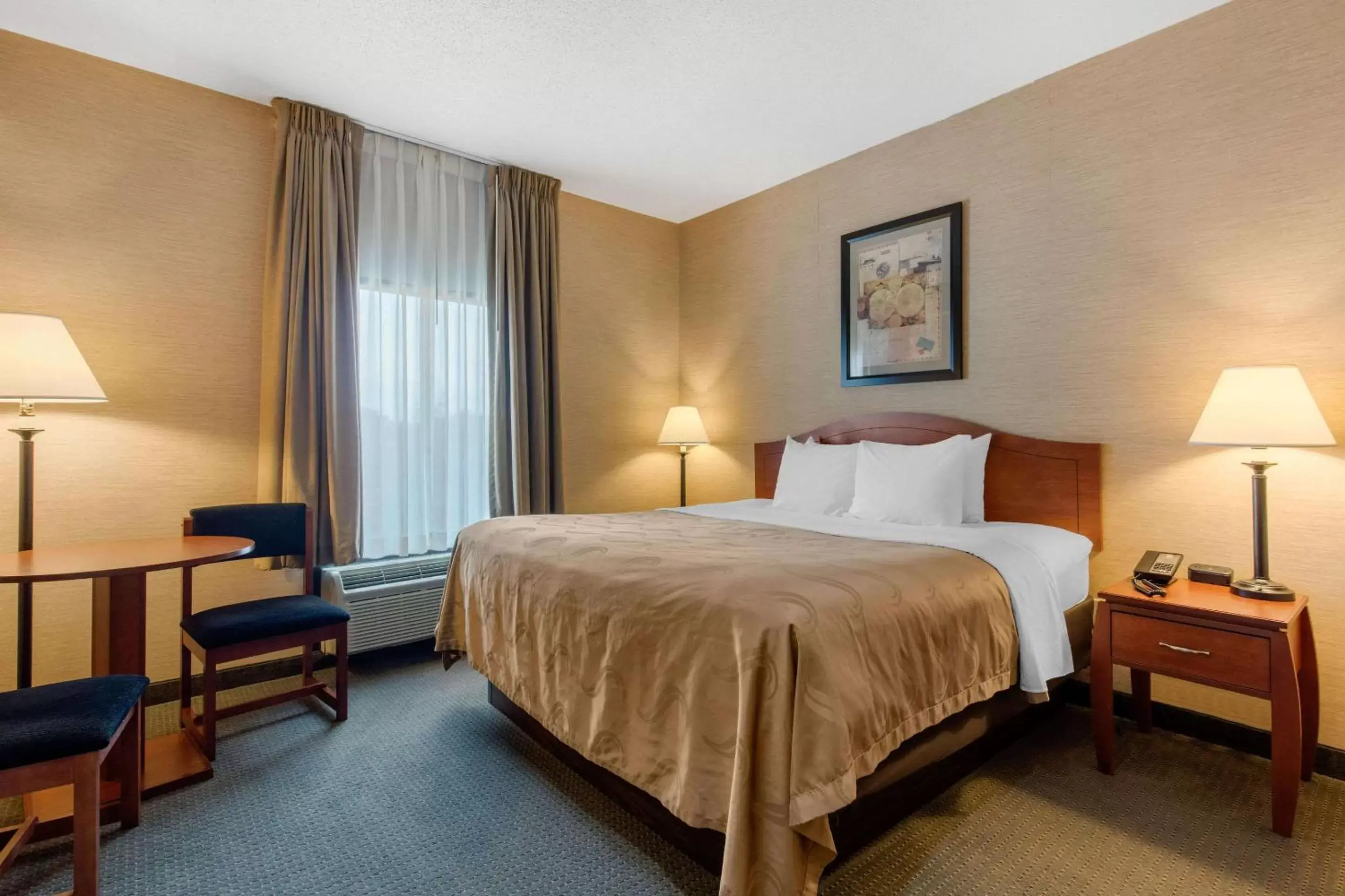 Photo of the whole room, Bed in Quality Inn & Suites Benton - Draffenville