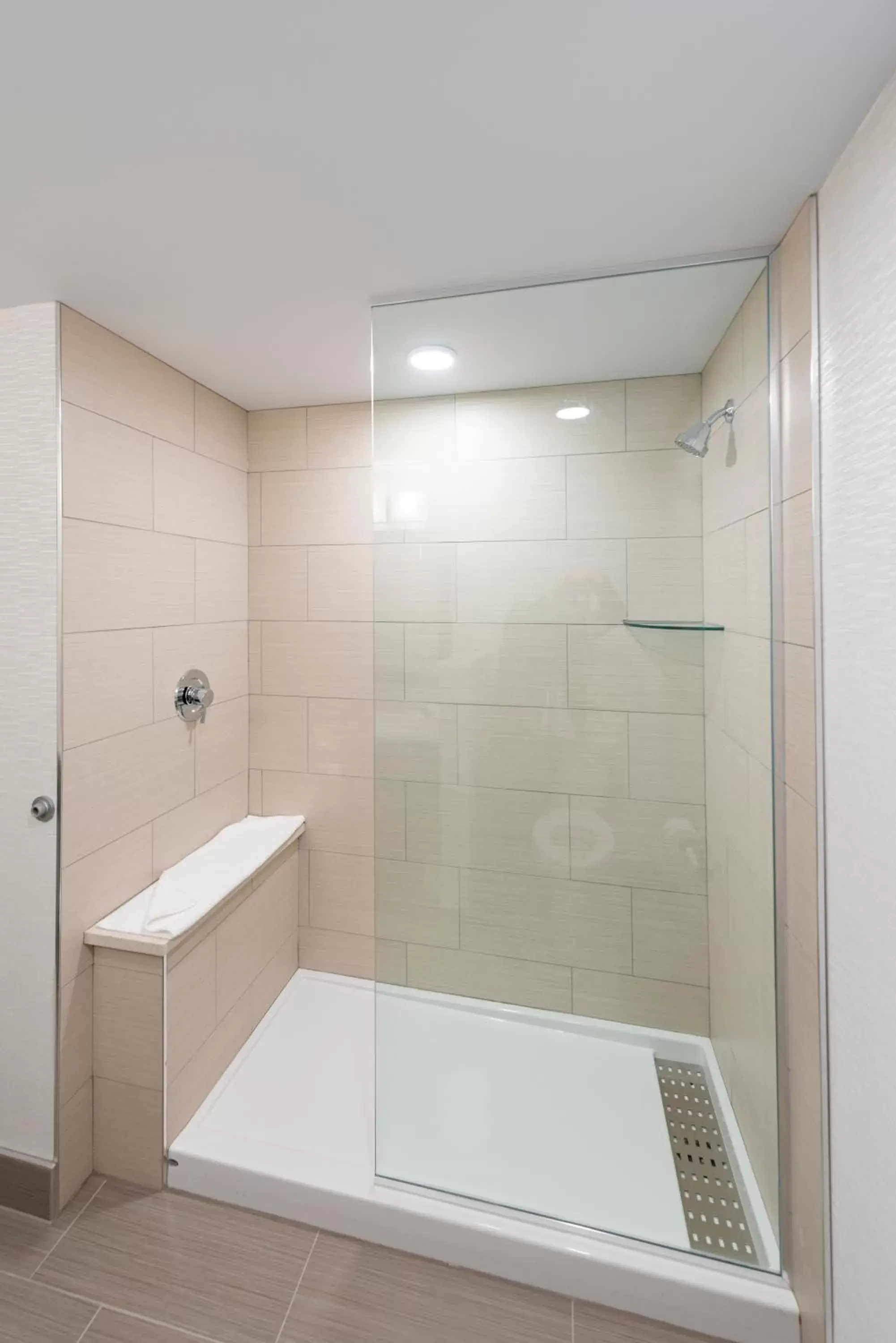 Shower, Bathroom in Prestige Treasure Cove Resort, WorldHotels Elite