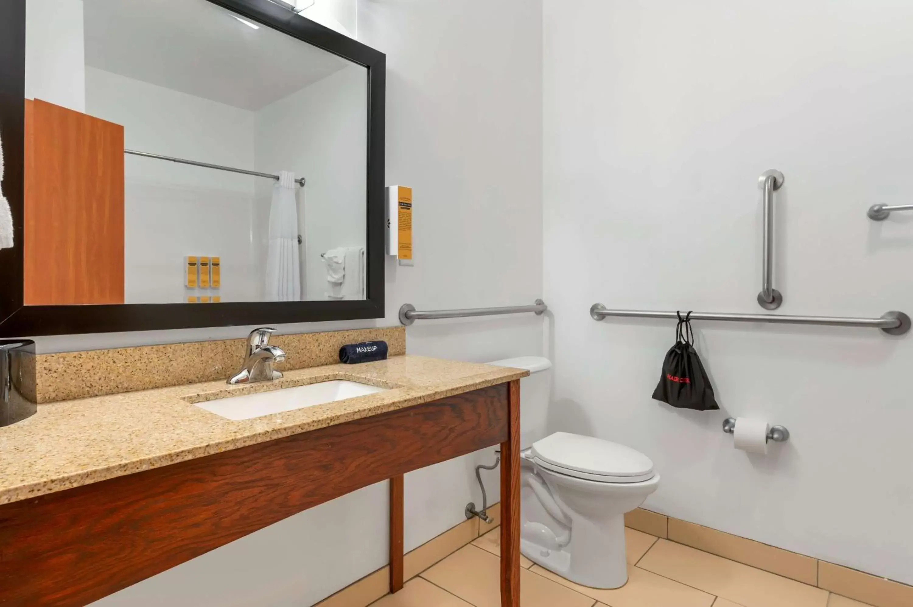 Bathroom in Best Western Plus Covered Bridge Inn