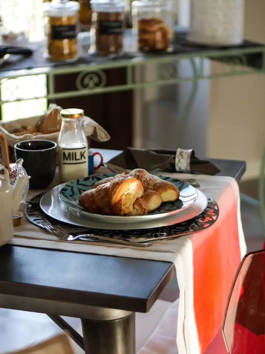 Communal kitchen, Food in B&B Sciara Larmisi