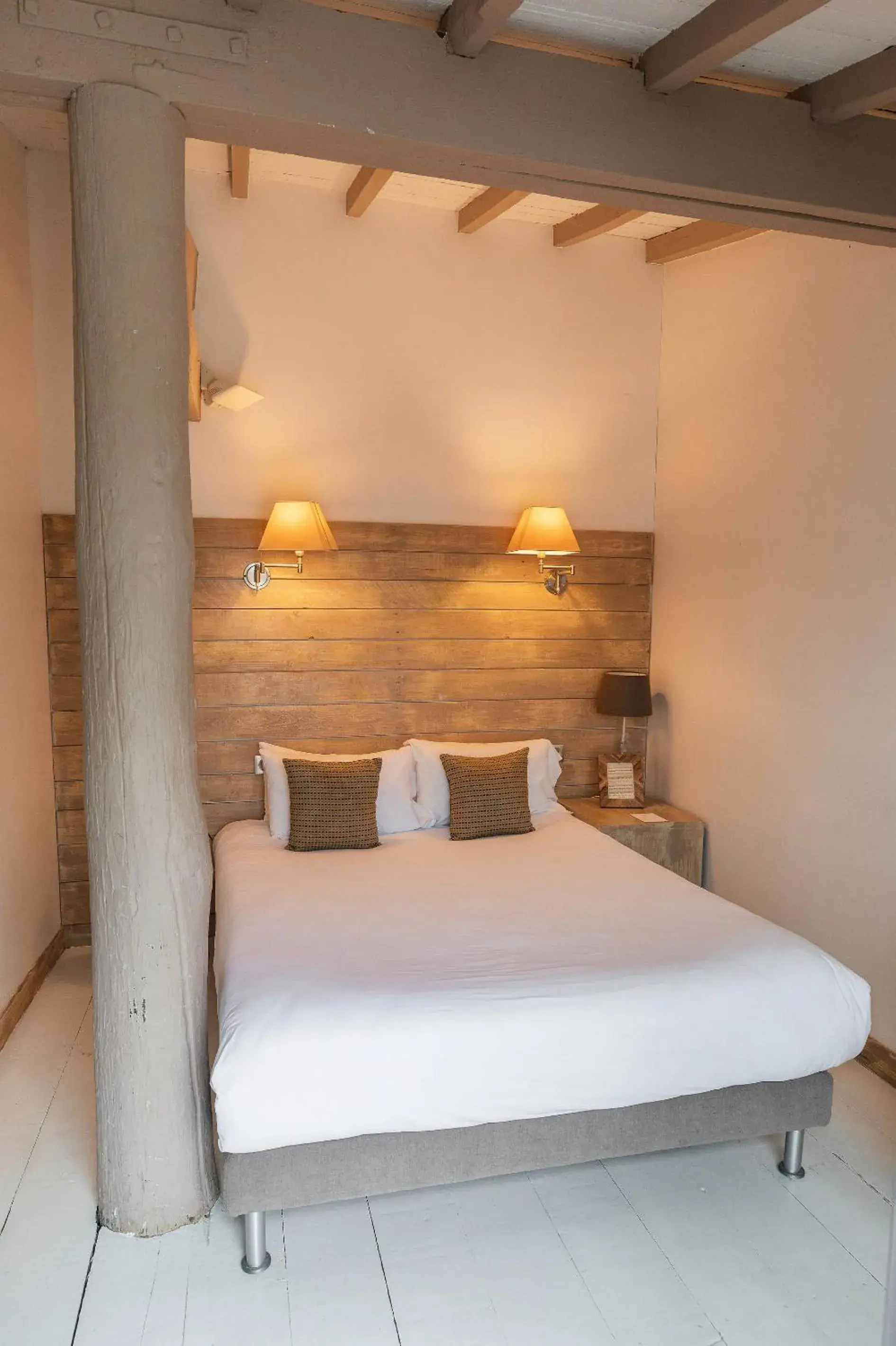 Bedroom, Bed in Hotel Restaurant Les Arnelles