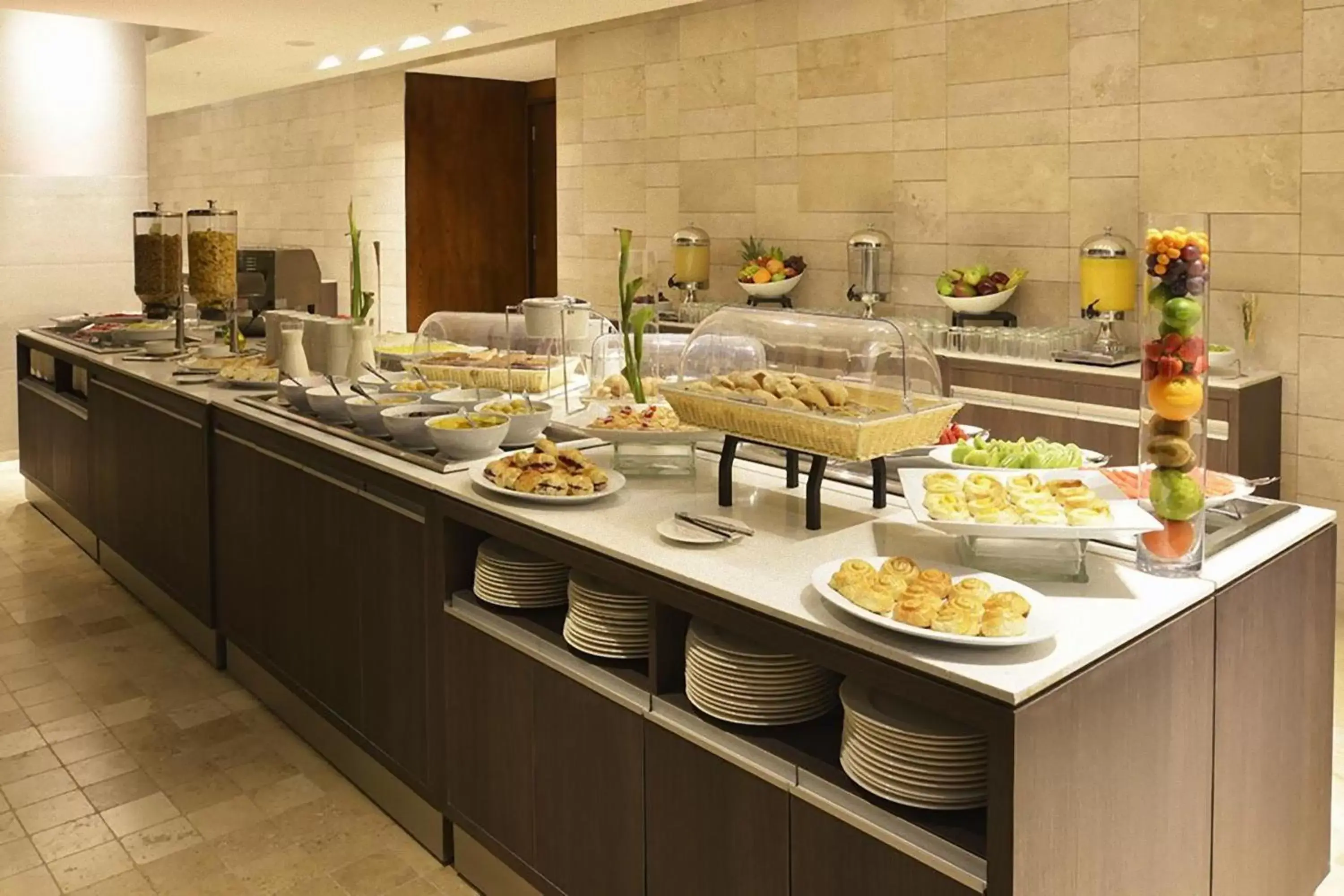 Buffet breakfast, Food in Radisson Blu Plaza El Bosque Santiago