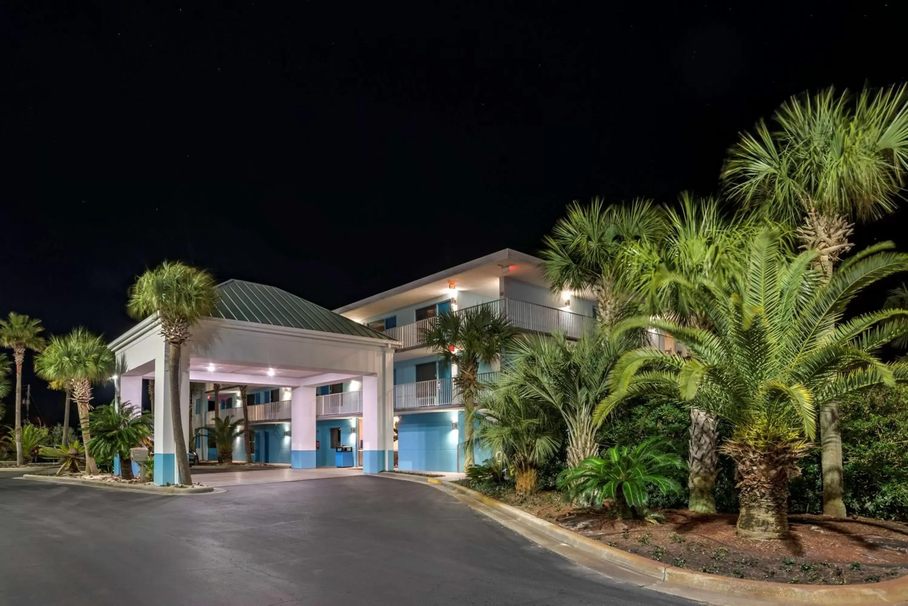 Property Building in Best Western Navarre Waterfront