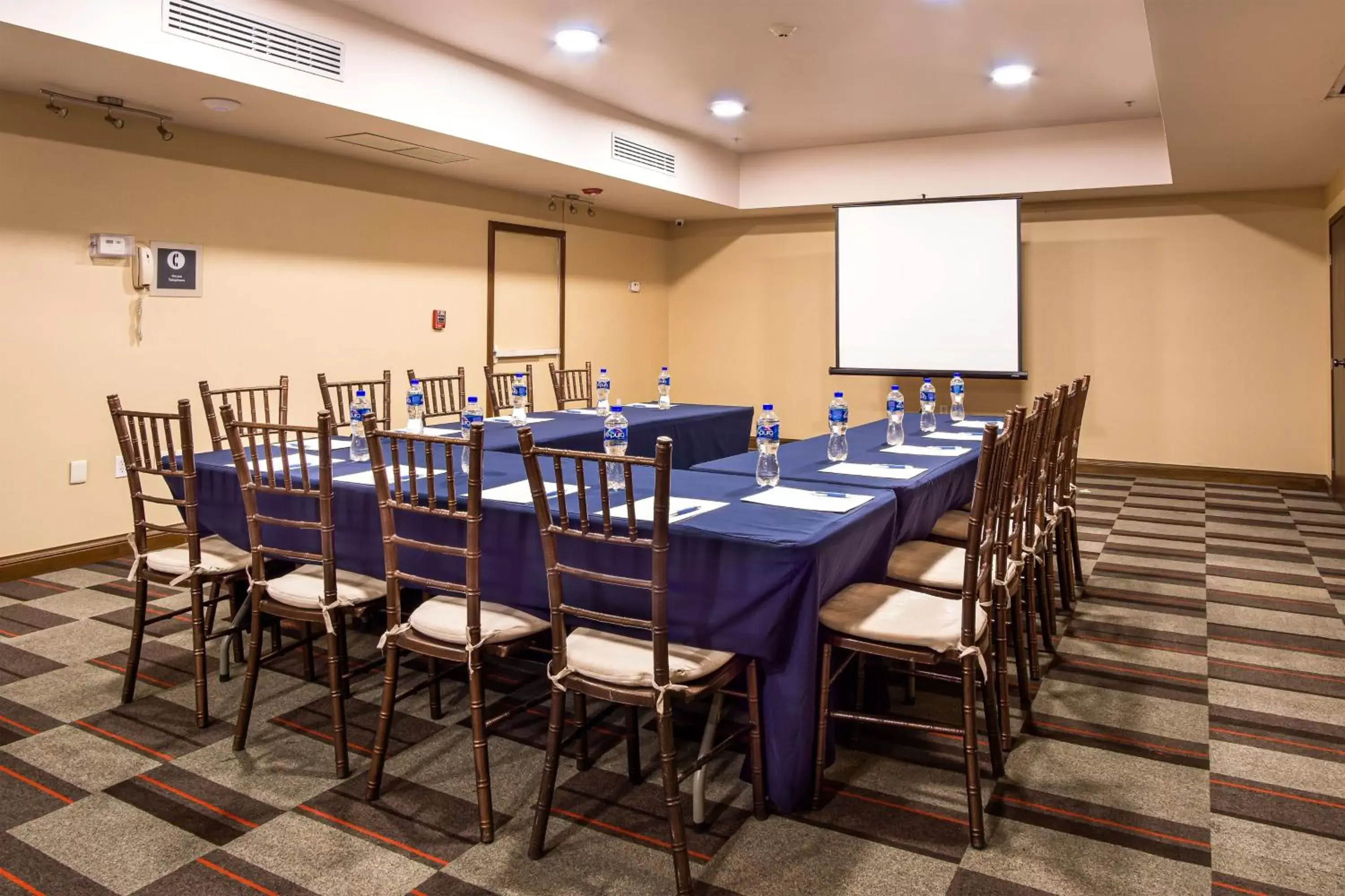 Meeting/conference room in Four Points by Sheraton Saltillo