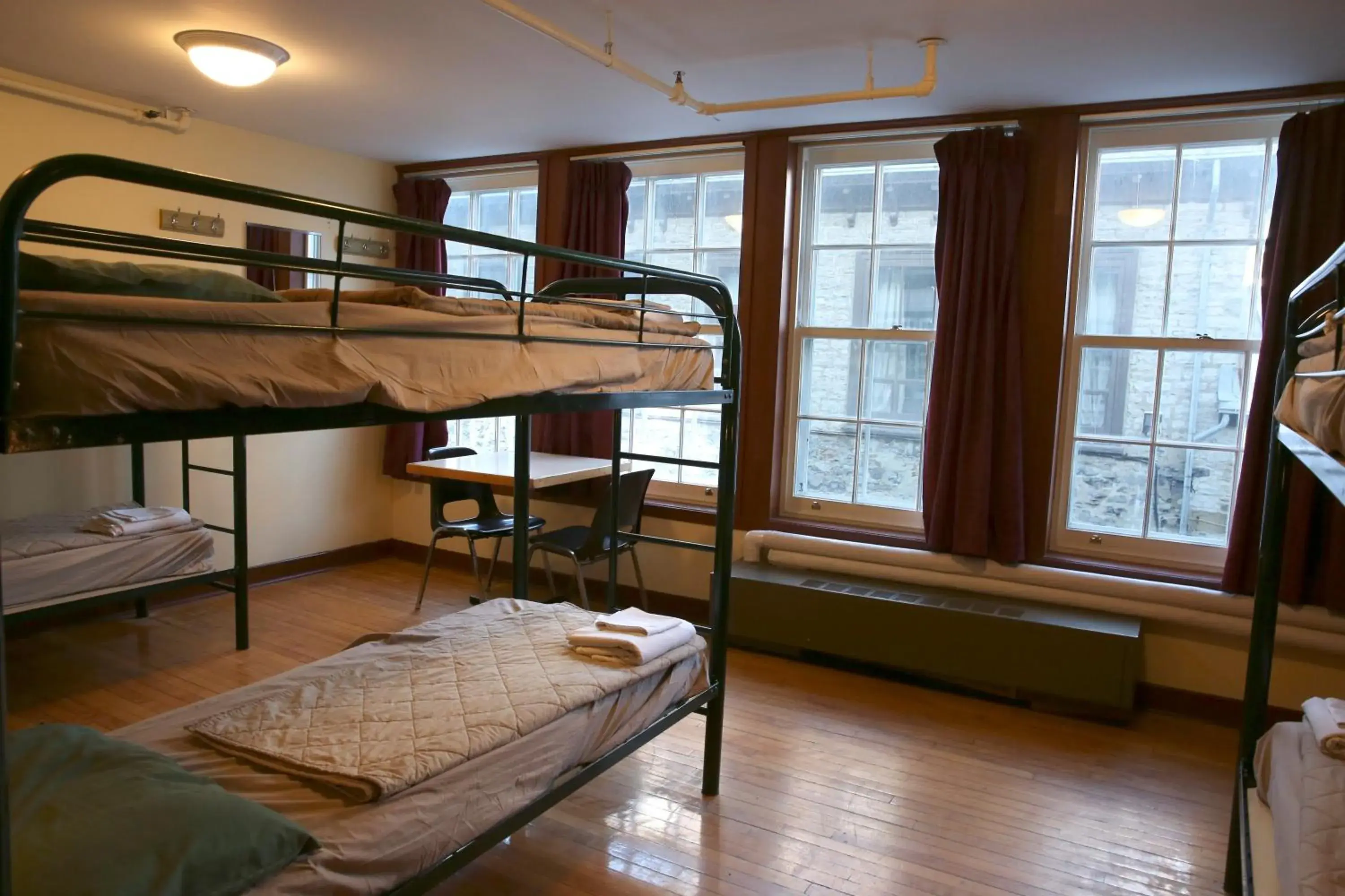 Bedroom, Bunk Bed in Auberge Internationale de Quebec - HI CANADA