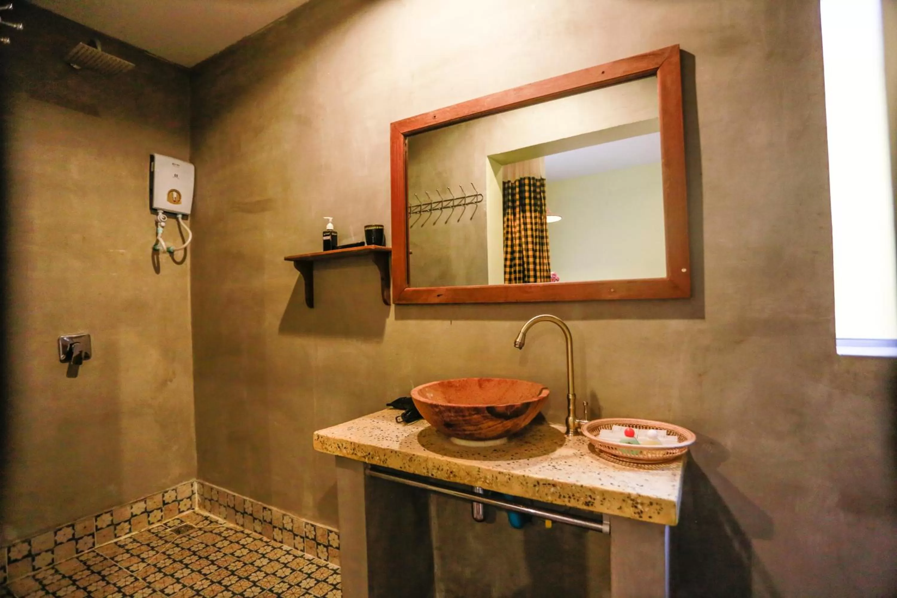 Shower in Home Indochine d'Angkor Hotel