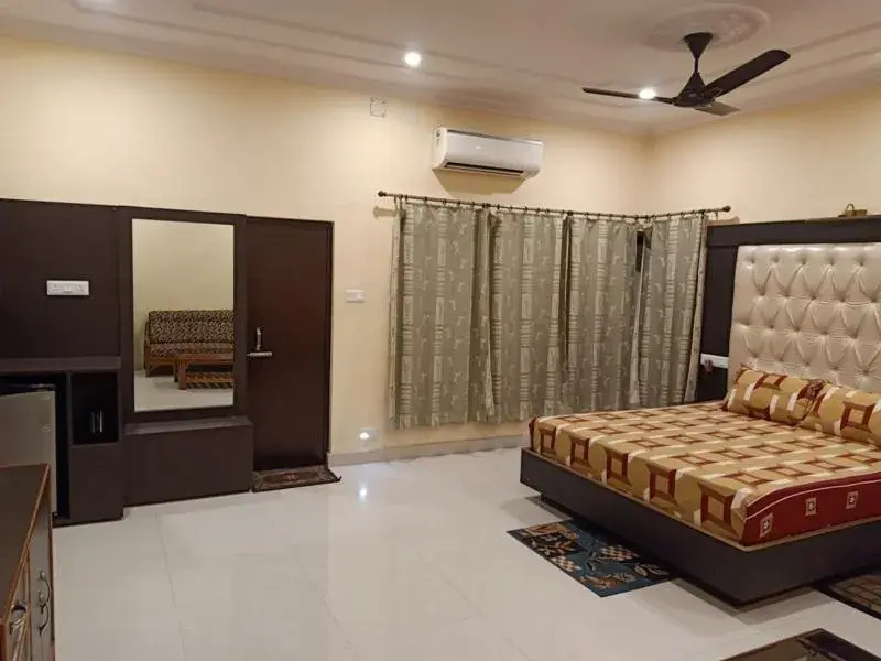 air conditioner in Scindhia Guest House