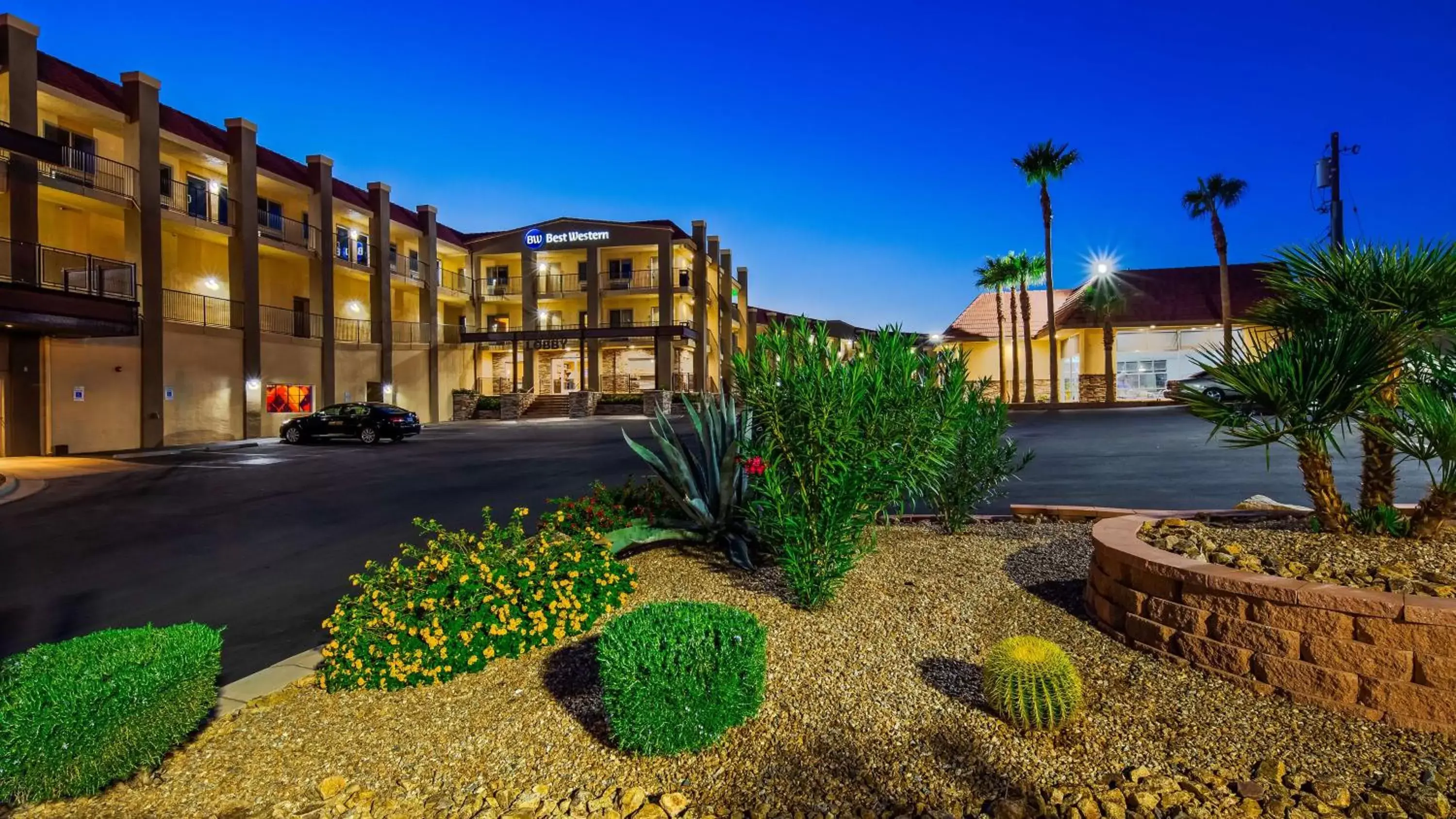 Property building in Best Western Hoover Dam Hotel - SE Henderson, Boulder City Property building in Best Western Hoover Dam Hotel - SE Henderson, Boulder City