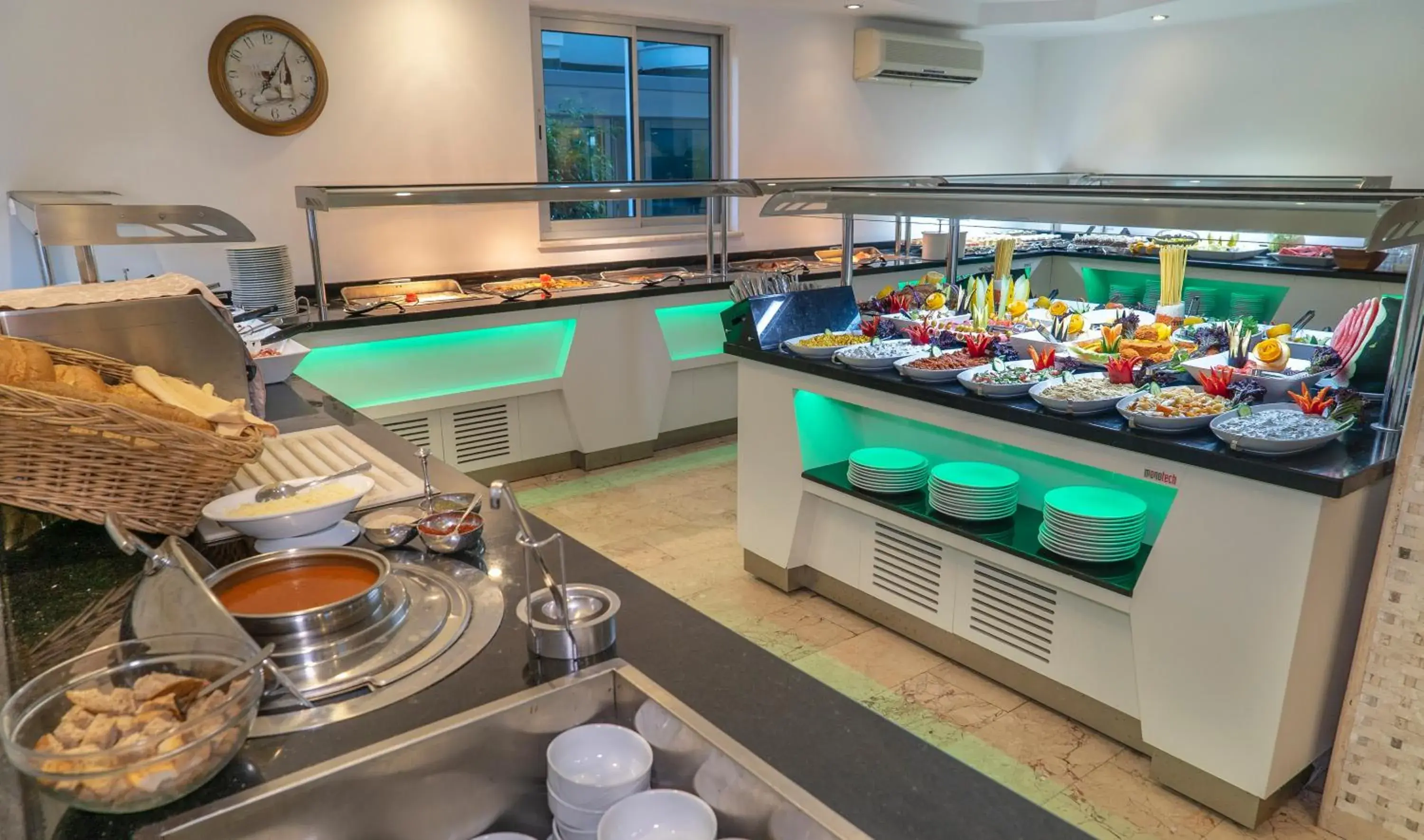 Restaurant/places to eat, Kitchen/Kitchenette in Kleopatra Celine Hotel