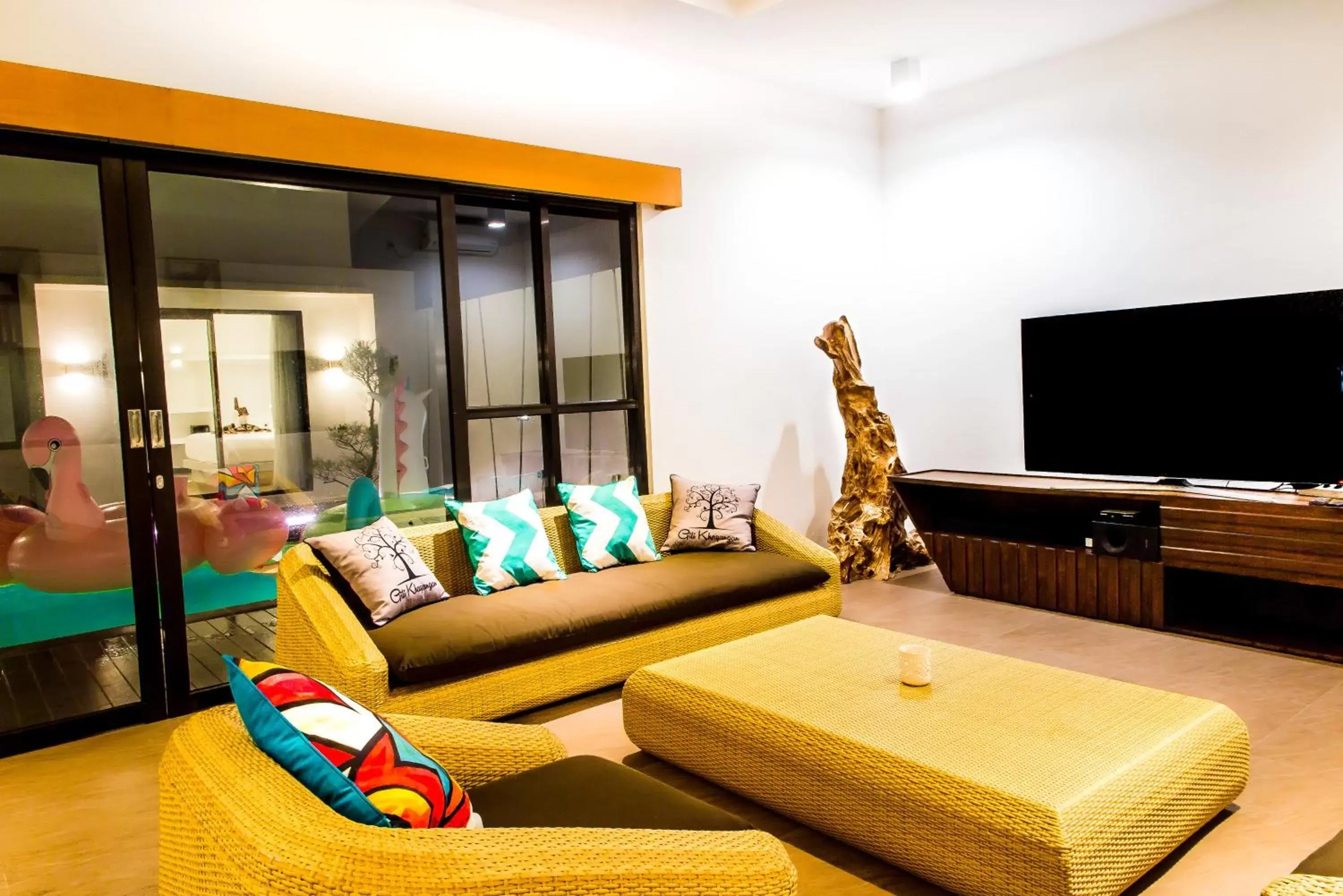 Living room, TV/Entertainment Center in Gili Khayangan Villas