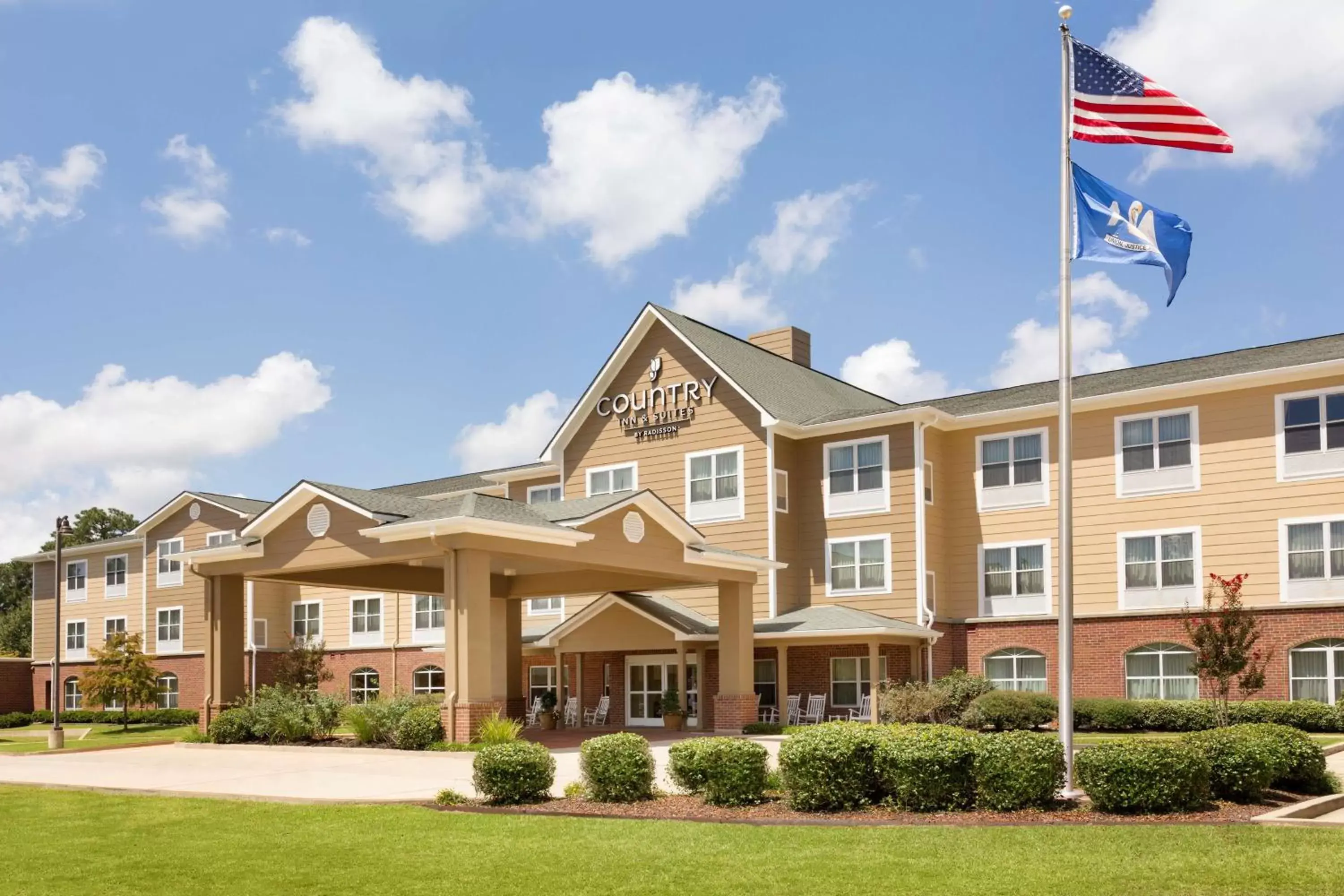 Property building in Country Inn & Suites by Radisson, Pineville, LA