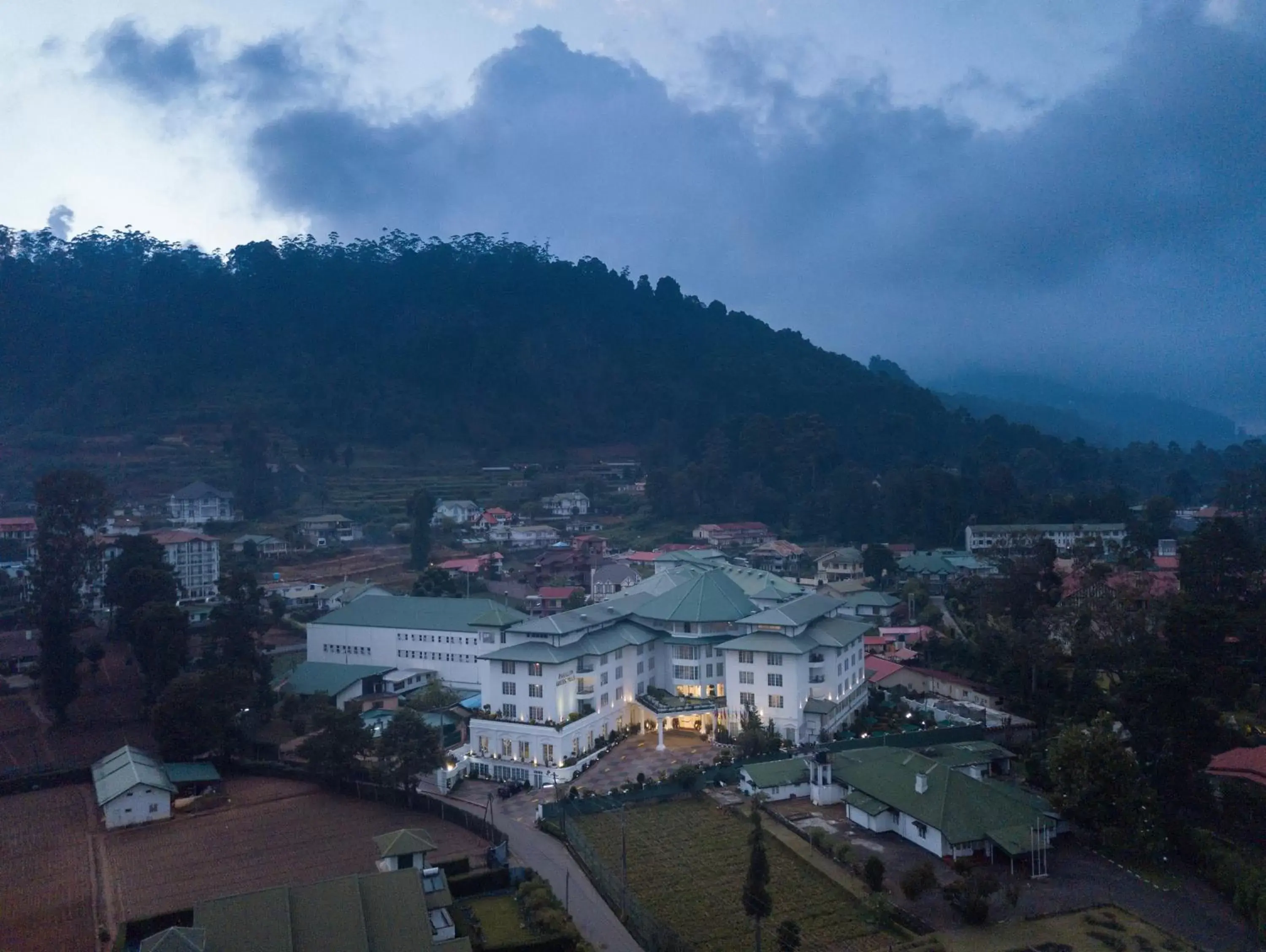 Bird's eye view, Bird's-eye View in Araliya Green Hills Hotel