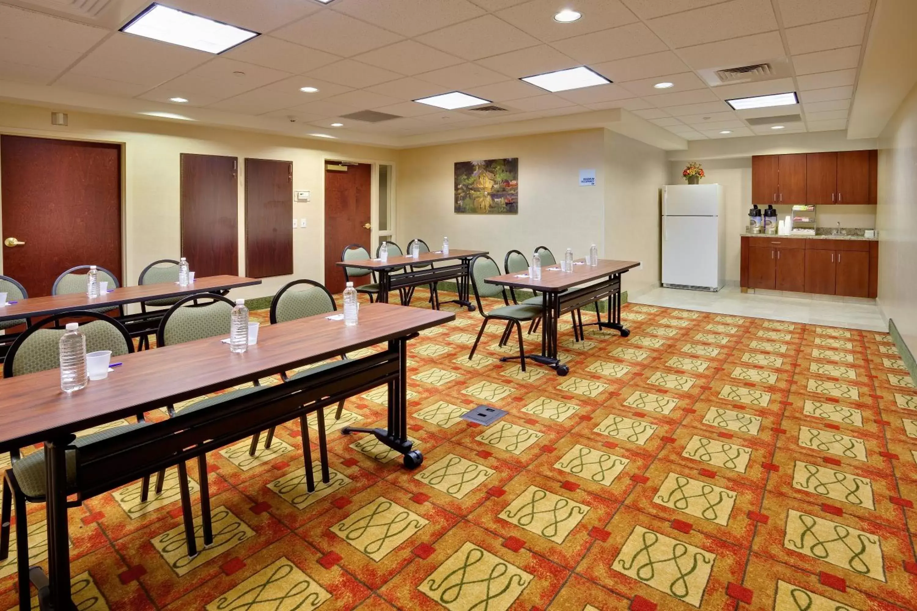 Meeting/conference room in Holiday Inn Express & Suites Bradley Airport, an IHG Hotel