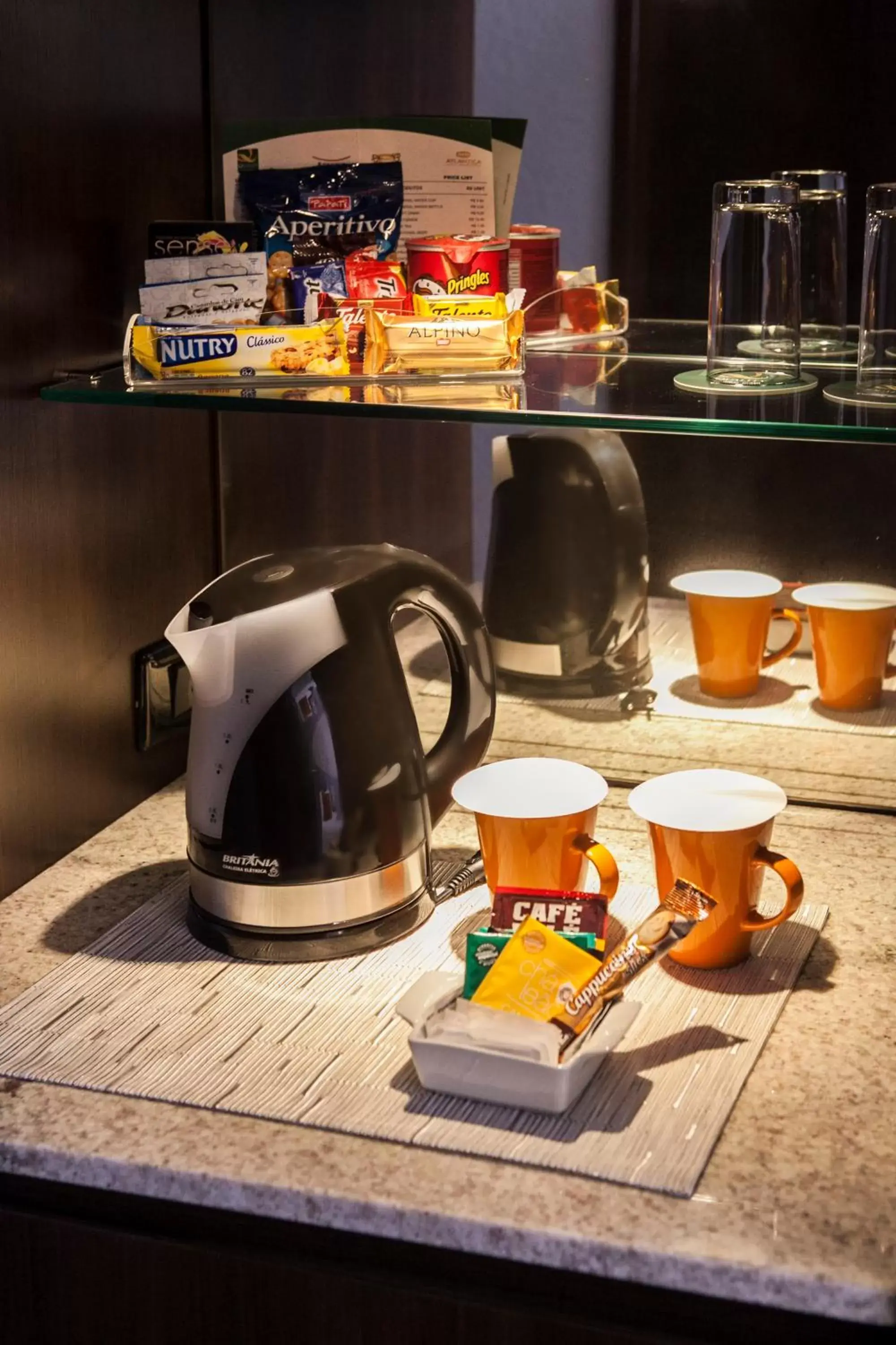 Coffee/tea facilities in Quality Hotel Curitiba