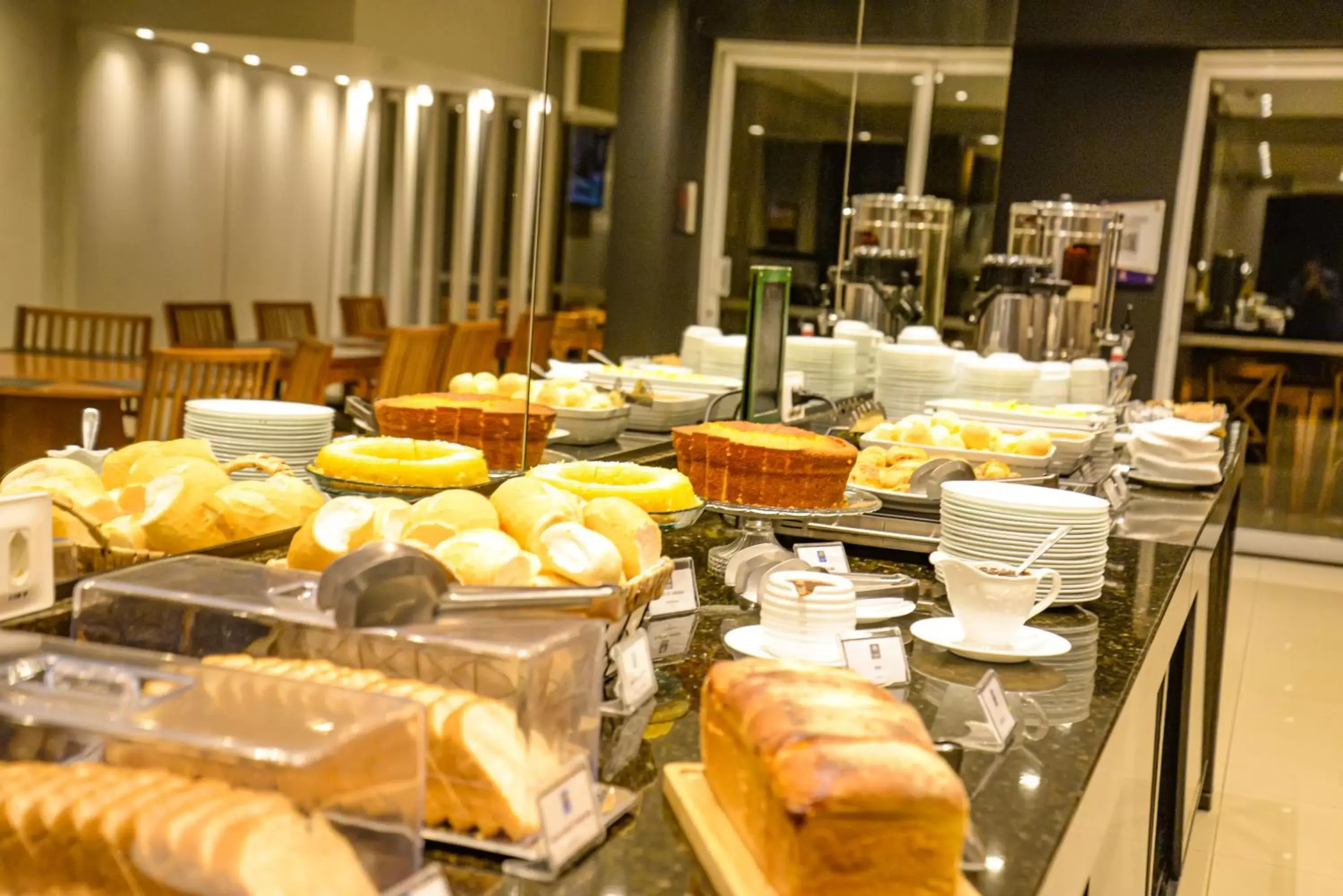 Breakfast in Comfort Hotel Bauru