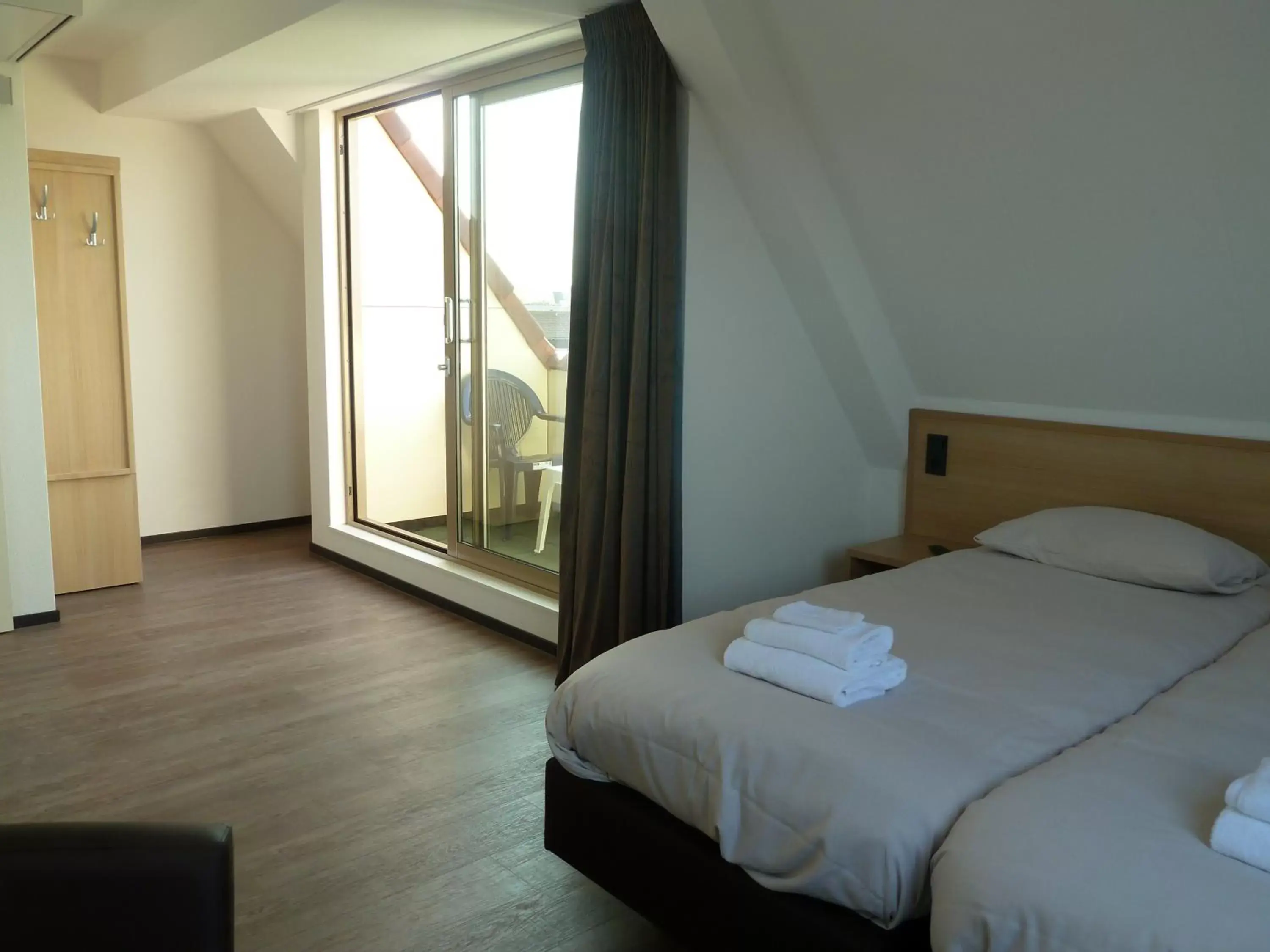 Photo of the whole room, Bed in Hotel het Zwaantje