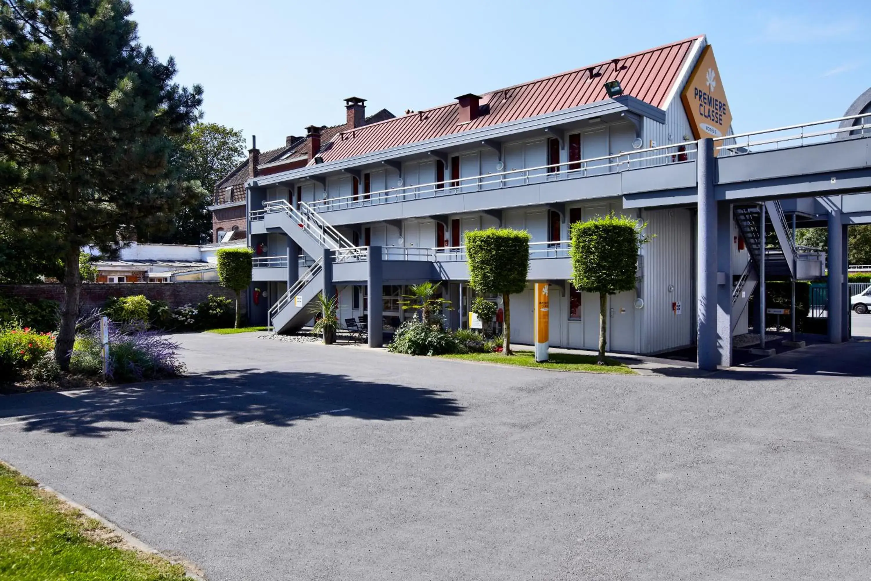 Facade/entrance, Property Building in Premiere Classe Lille Nord - Tourcoing