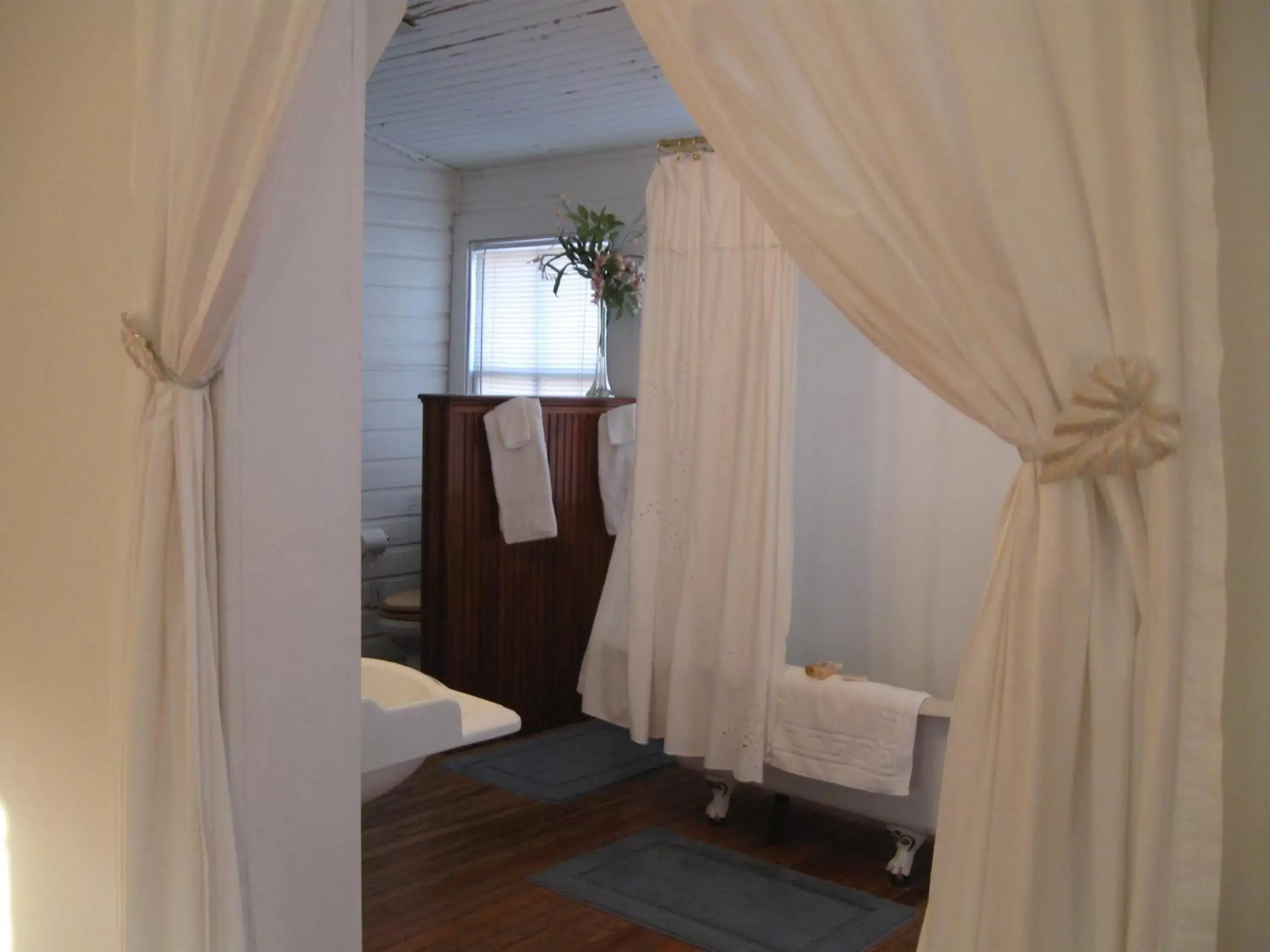 Bathroom in Pensacola Victorian Bed & Breakfast