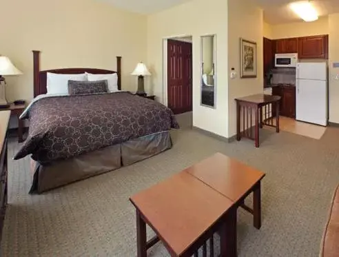 Kitchen or kitchenette in Staybridge Suites Hot Springs, an IHG Hotel