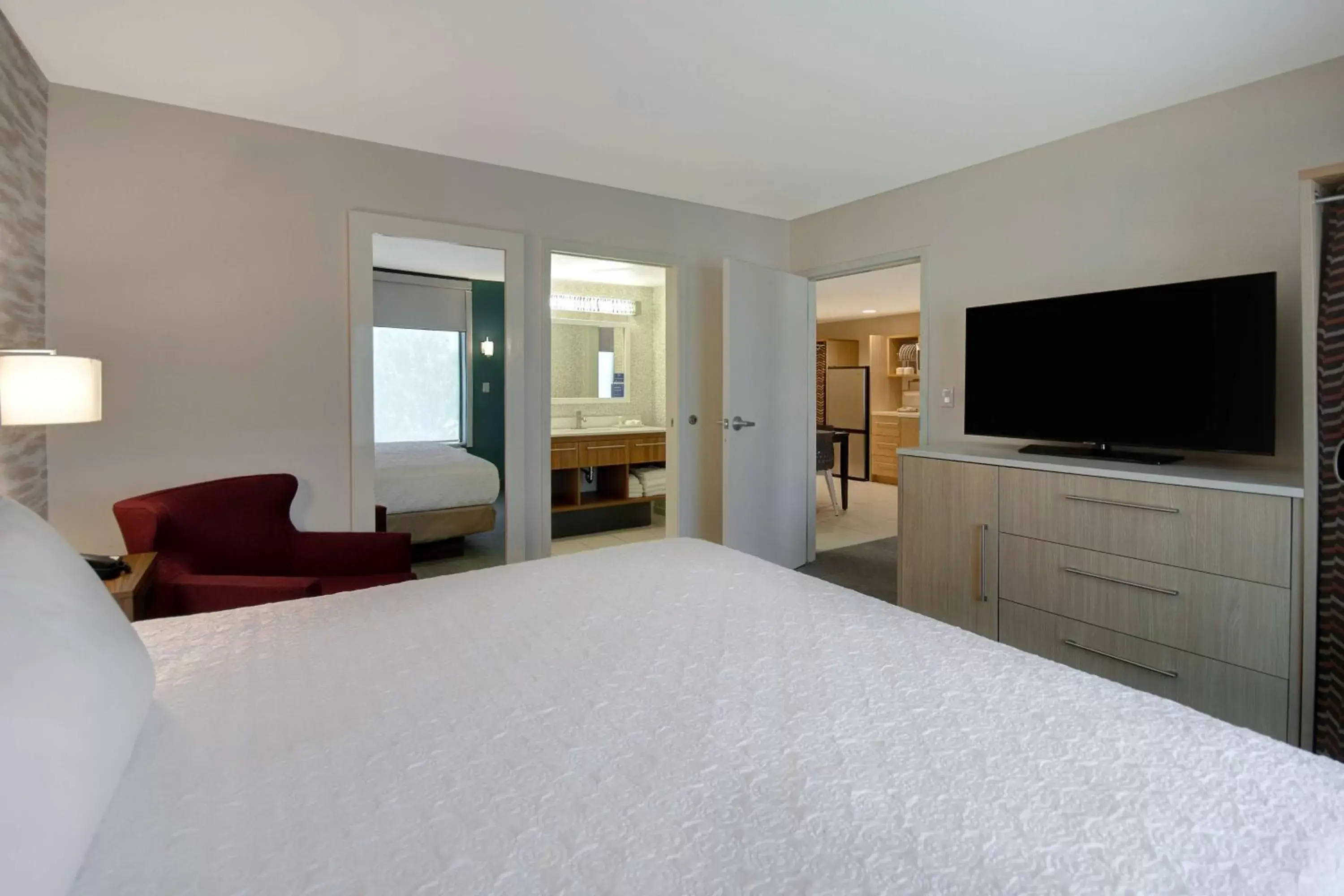 Photo of the whole room, Bed in Home2 Suites By Hilton Waco