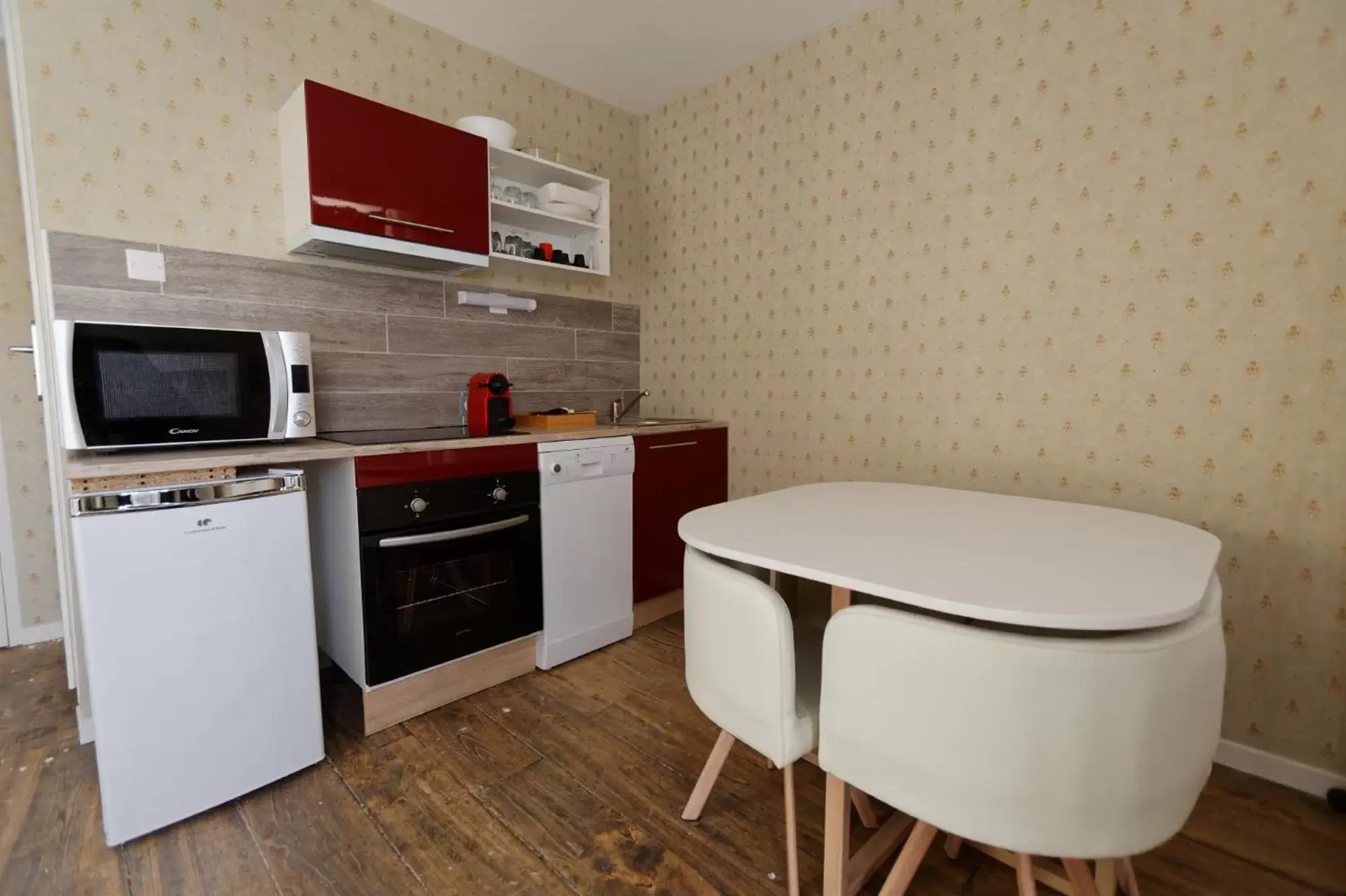 Kitchen/Kitchenette in Appart'Hôtel Sainte Trinité