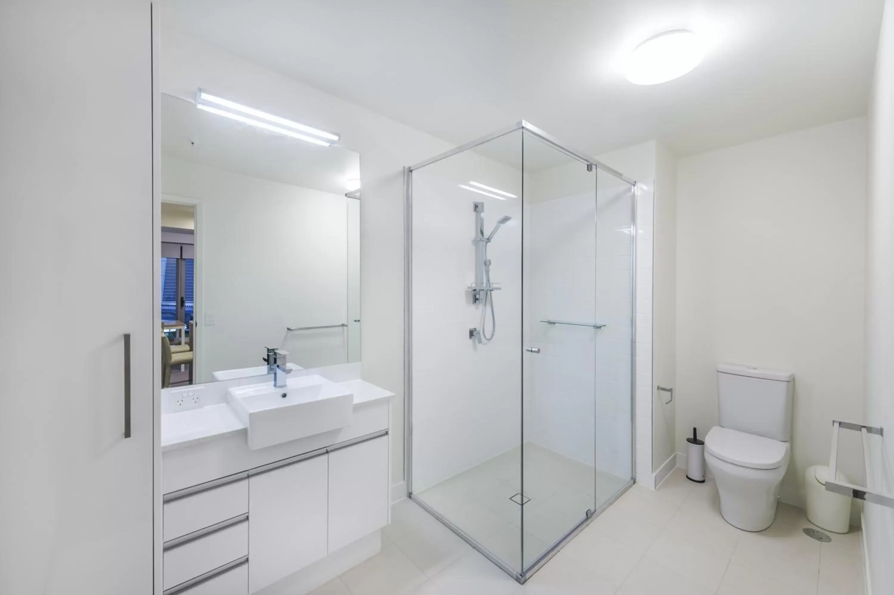 Shower, Bathroom in Link Portside Wharf Apartment Hotel