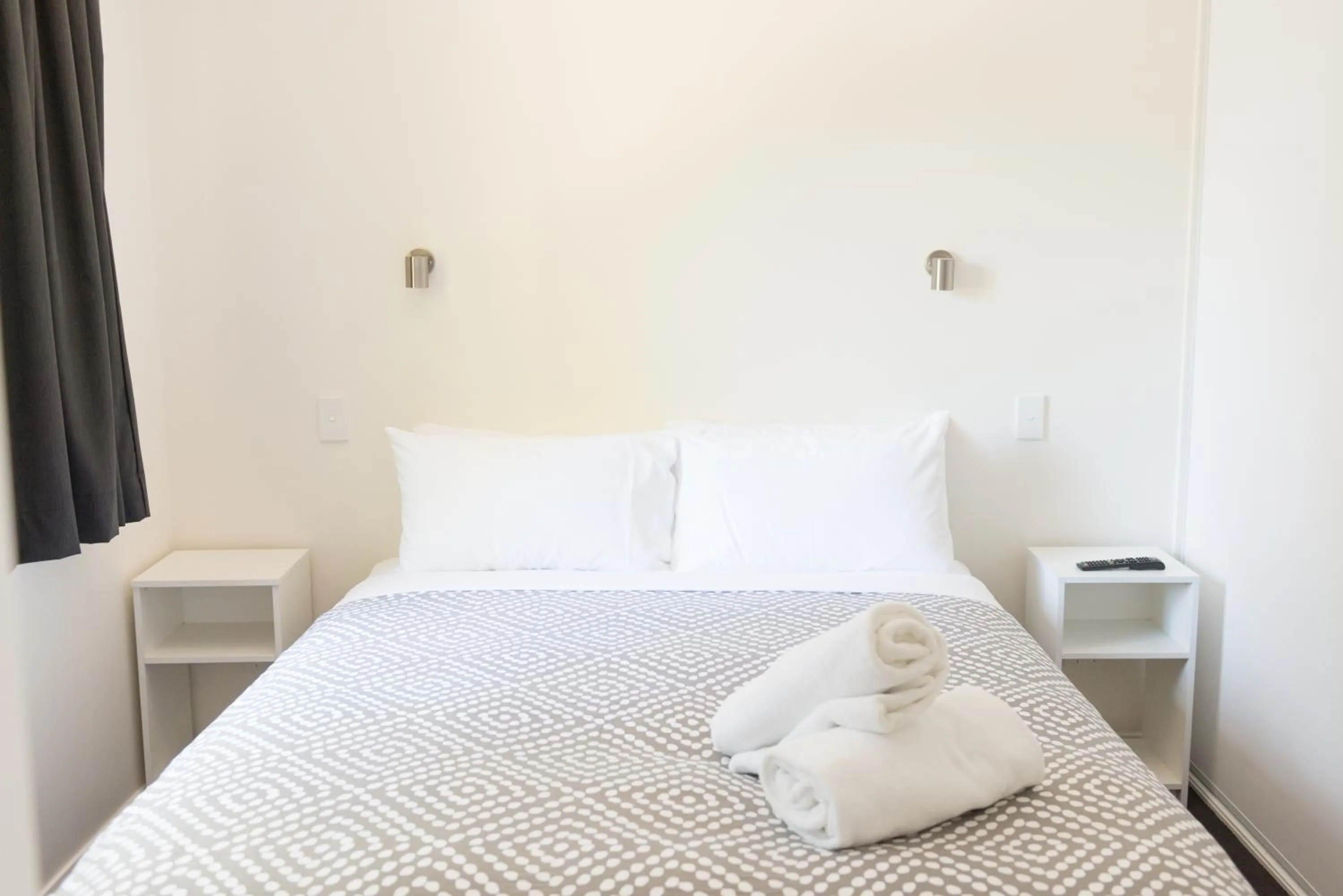 Bed in Ballarat Colonial Motor Inn