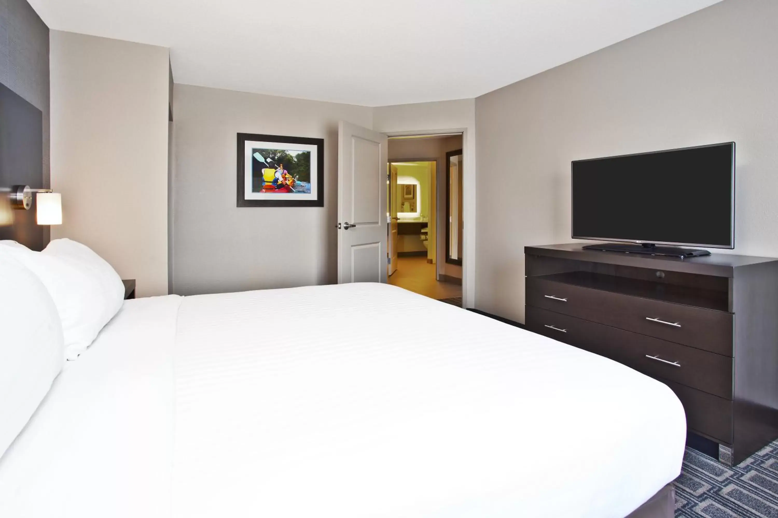 Photo of the whole room, Bed in Holiday Inn Express Hotel & Suites Ann Arbor West, an IHG Hotel