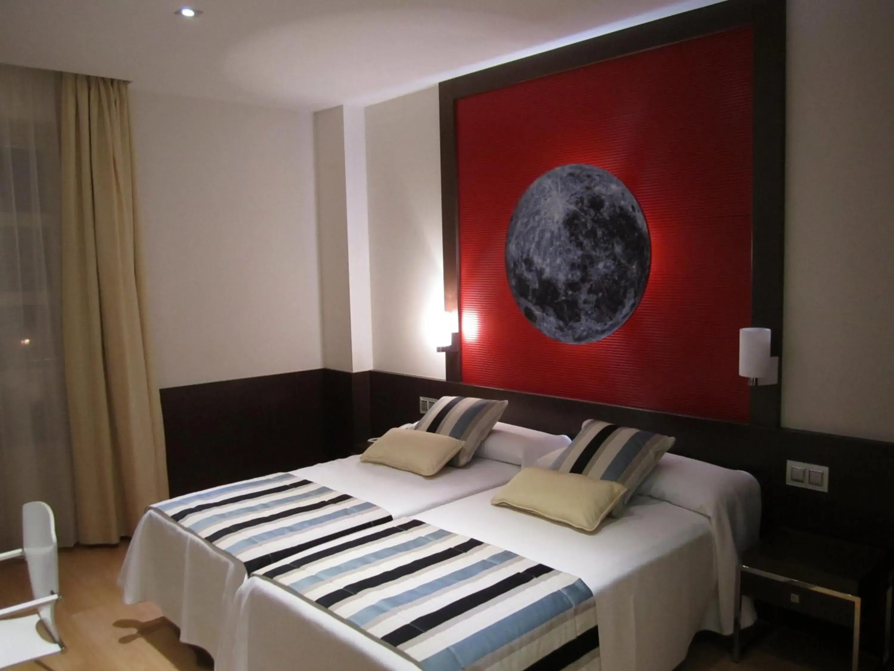 Photo of the whole room, Bed in Hotel Vía Gótica