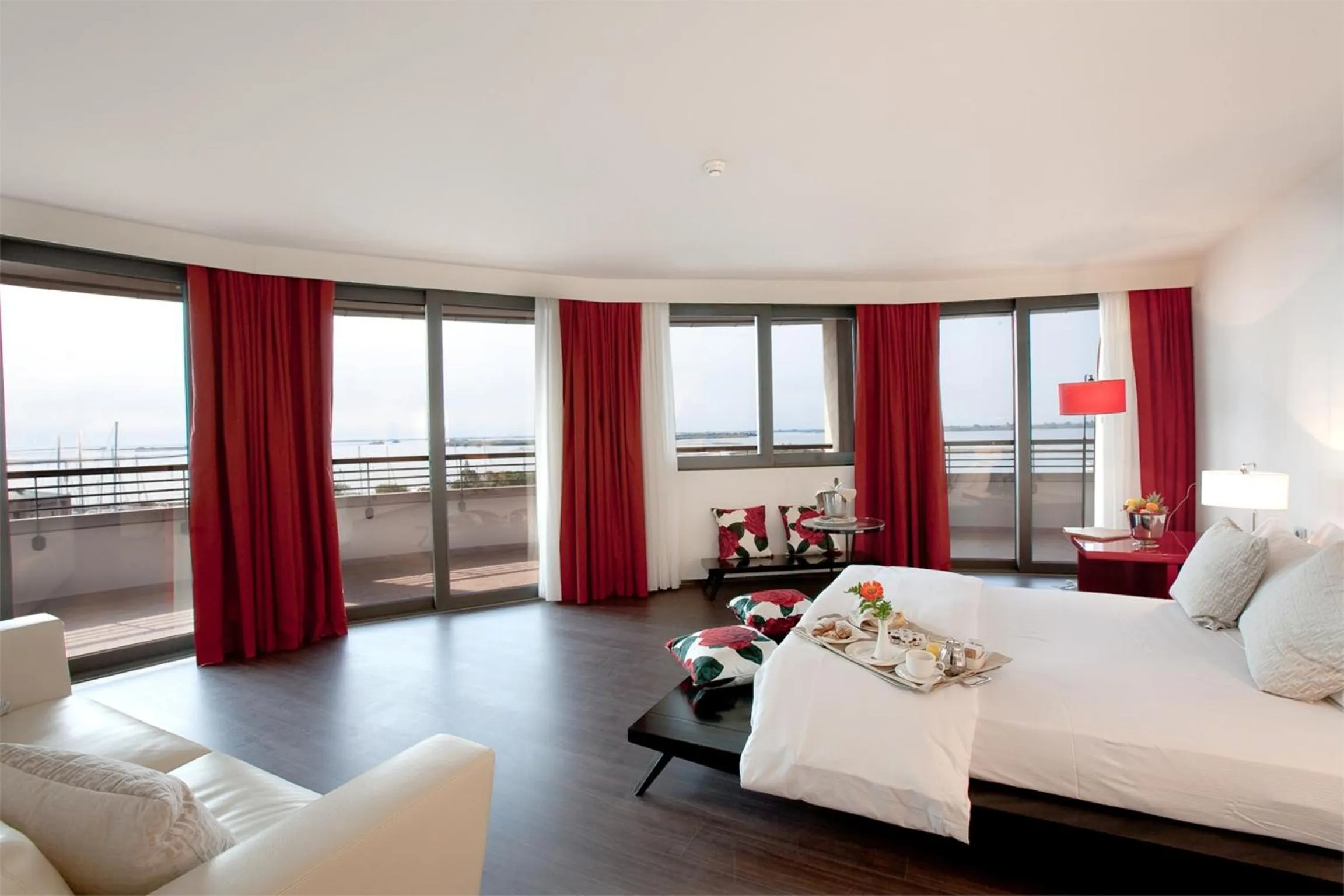 View (from property/room), Bed in Laguna Palace Hotel Grado