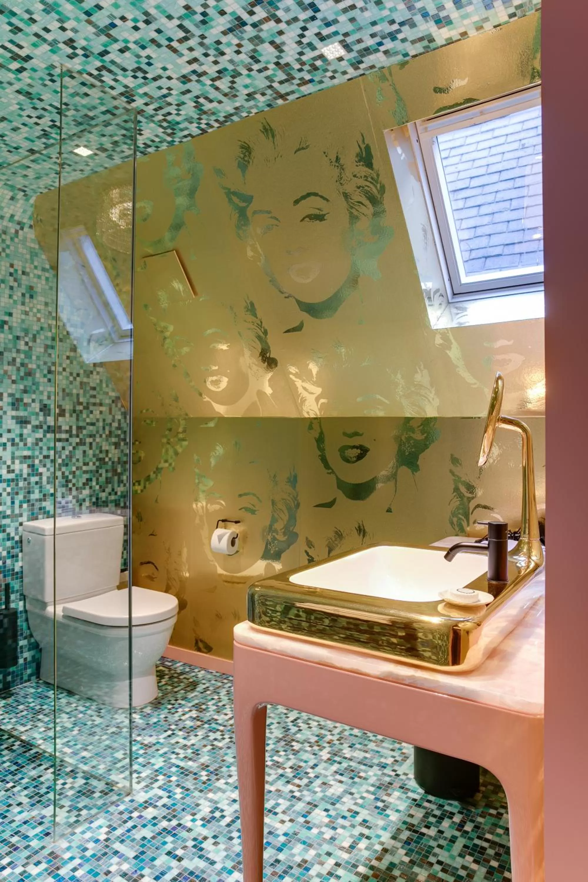 Shower in Hotel De Witte Lelie -Small Luxury Hotels of the World