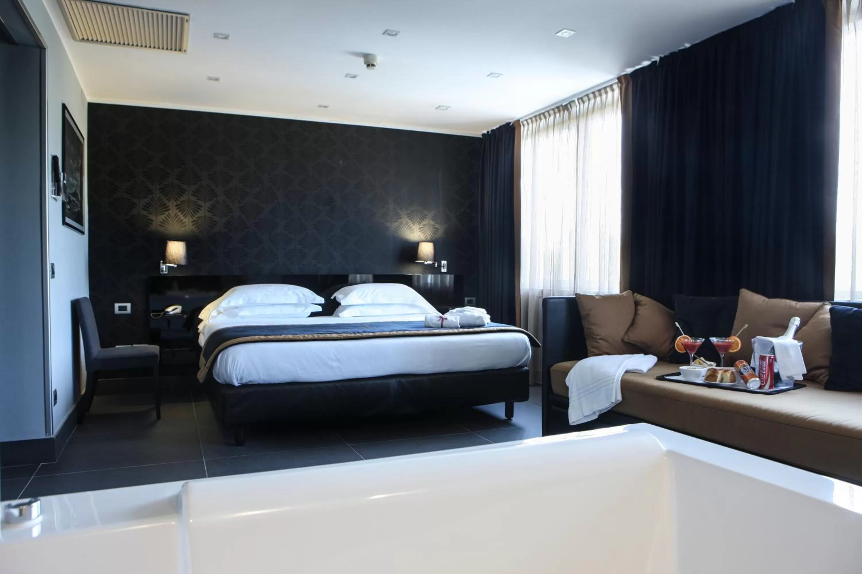 Bedroom, Bed in Best Western JFK Hotel