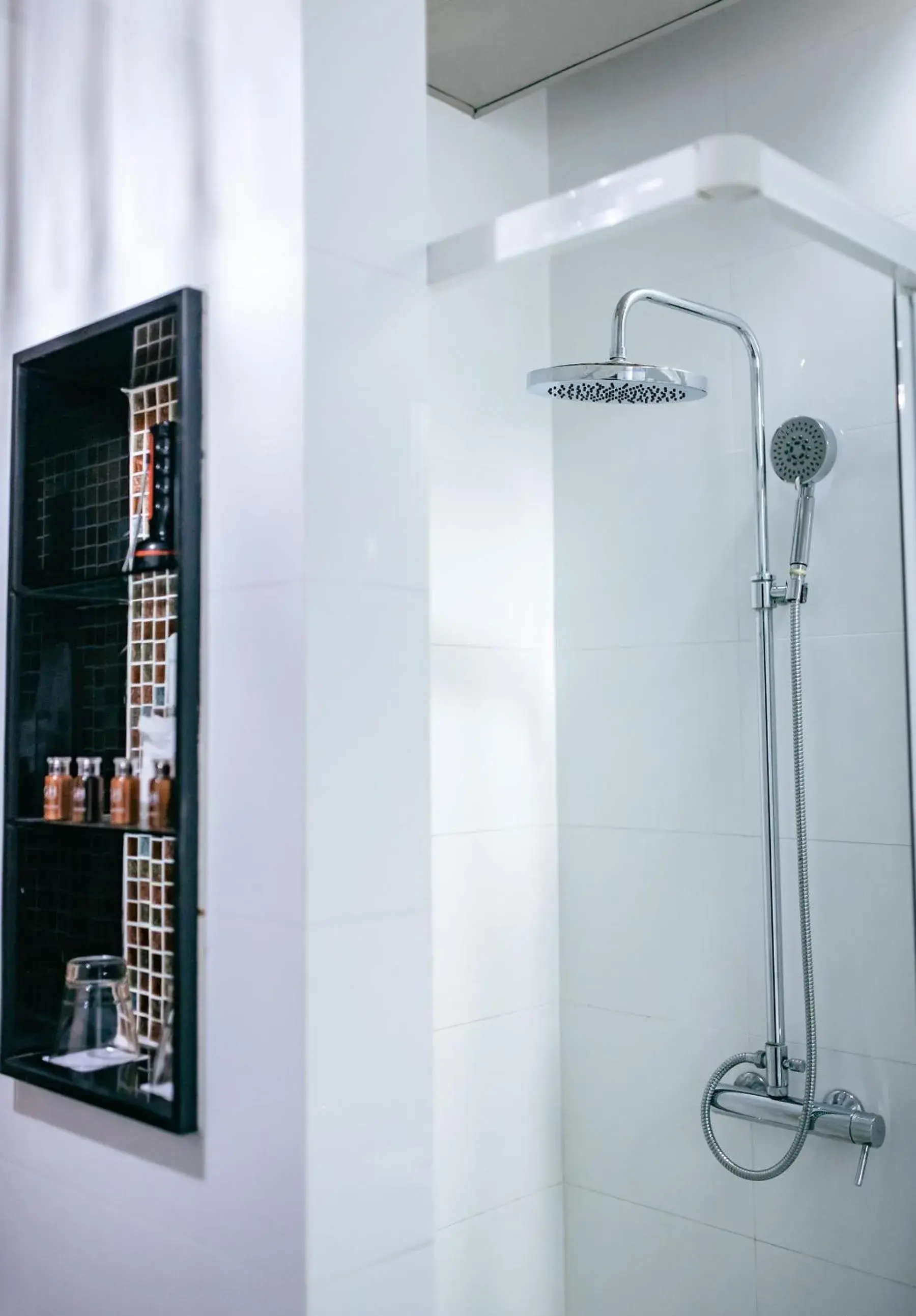 Shower, Bathroom in Grand Howard Hotel