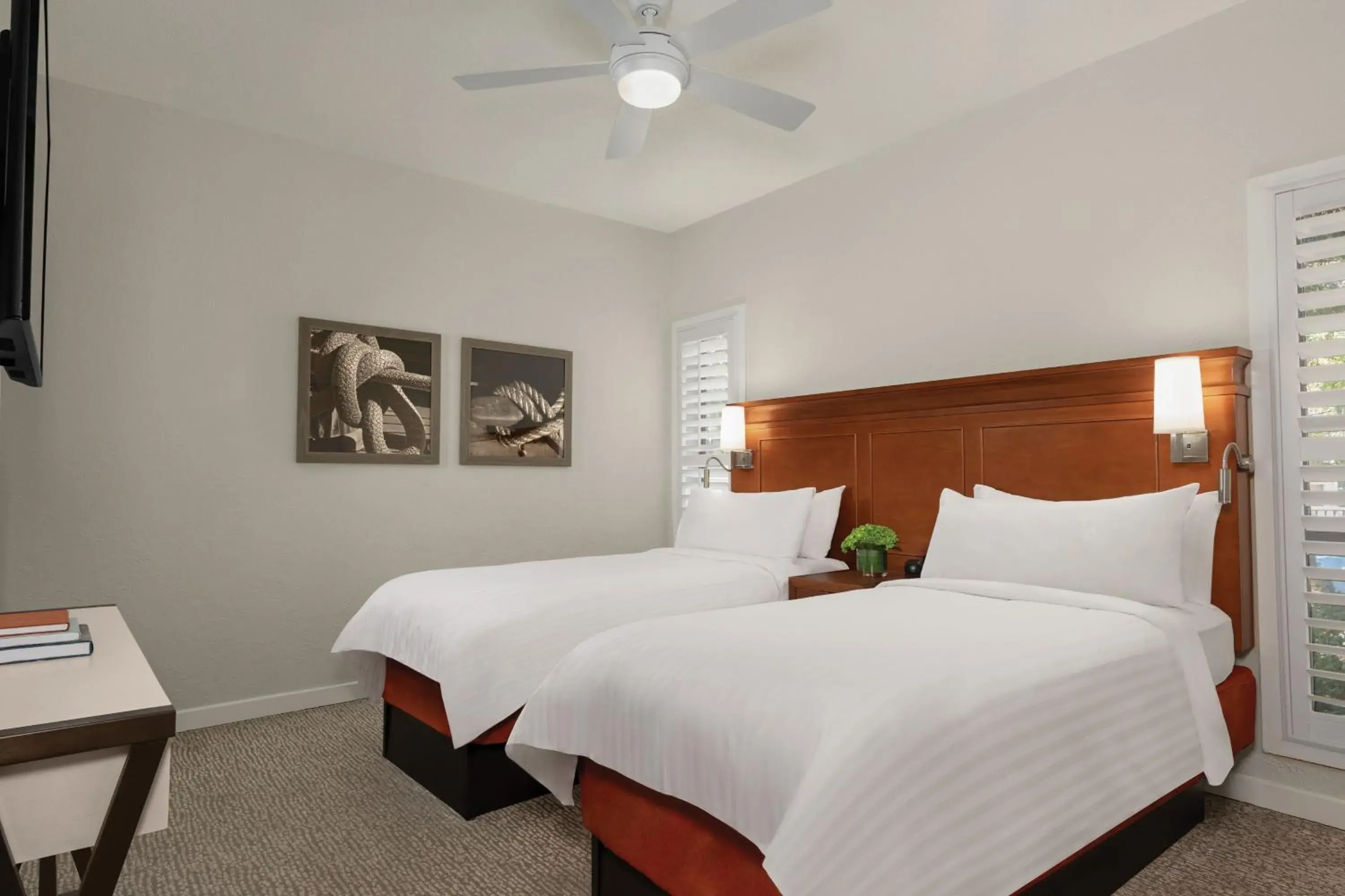 Bedroom, Bed in Marriott's Monarch at Sea Pines