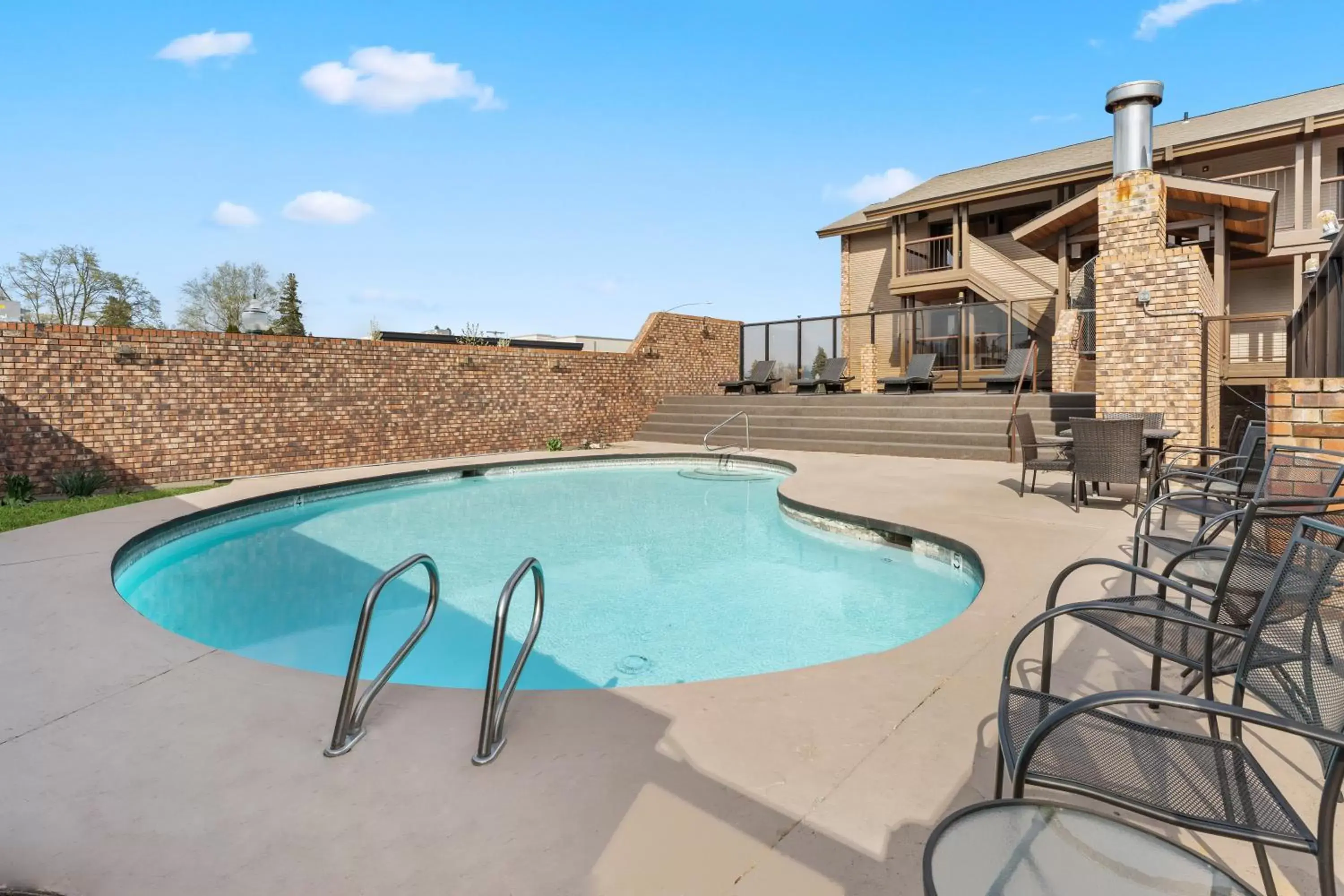 Swimming Pool in Cedar Street Hotel & Suites