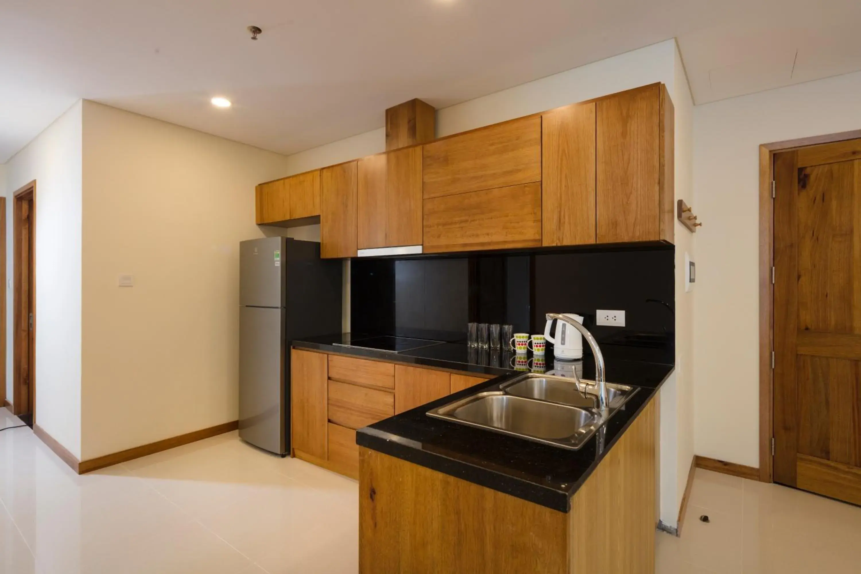Kitchen/Kitchenette in Holi Beach Hotel & Apartments