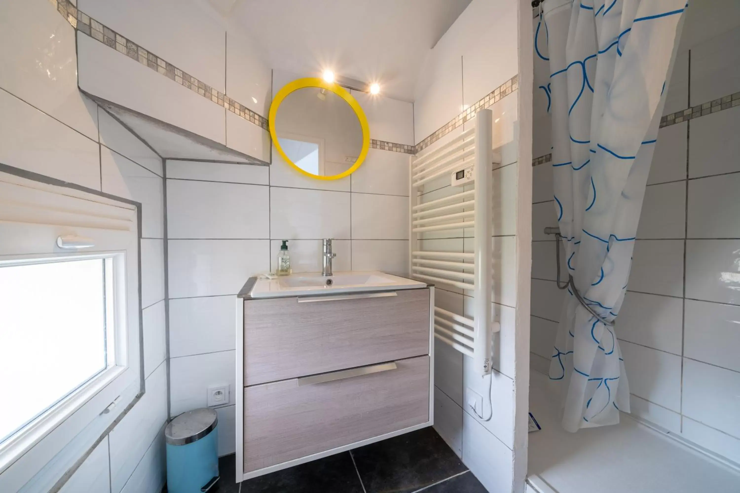 Bathroom in Gambetta Apartments