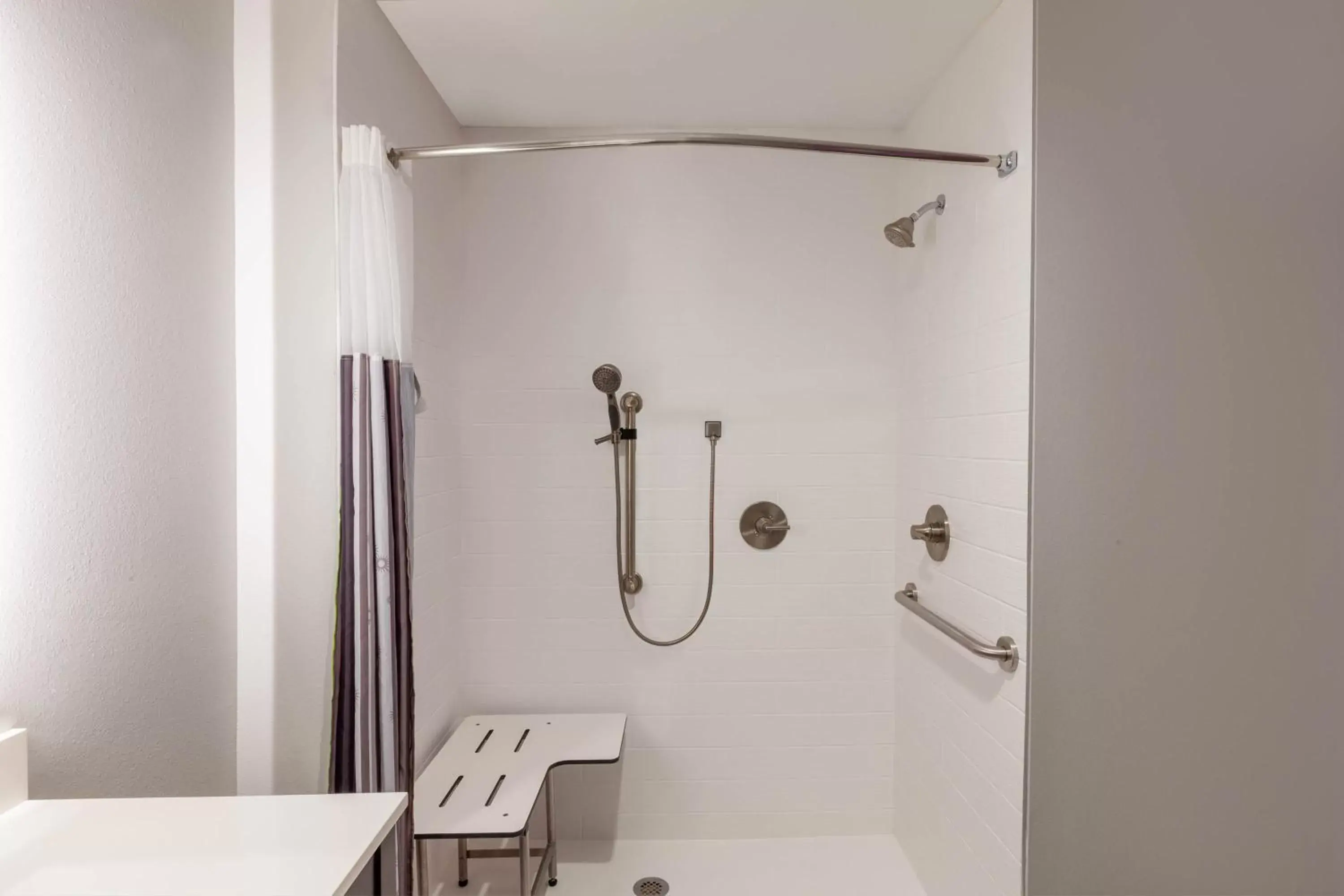 Shower, Bathroom in La Quinta Inn & Suites by Wyndham Lafayette Oil Center